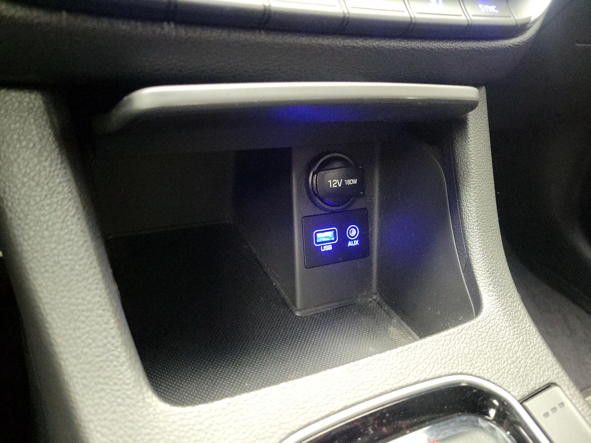 Thumbnail: 2020 Hyundai Elantra - 18