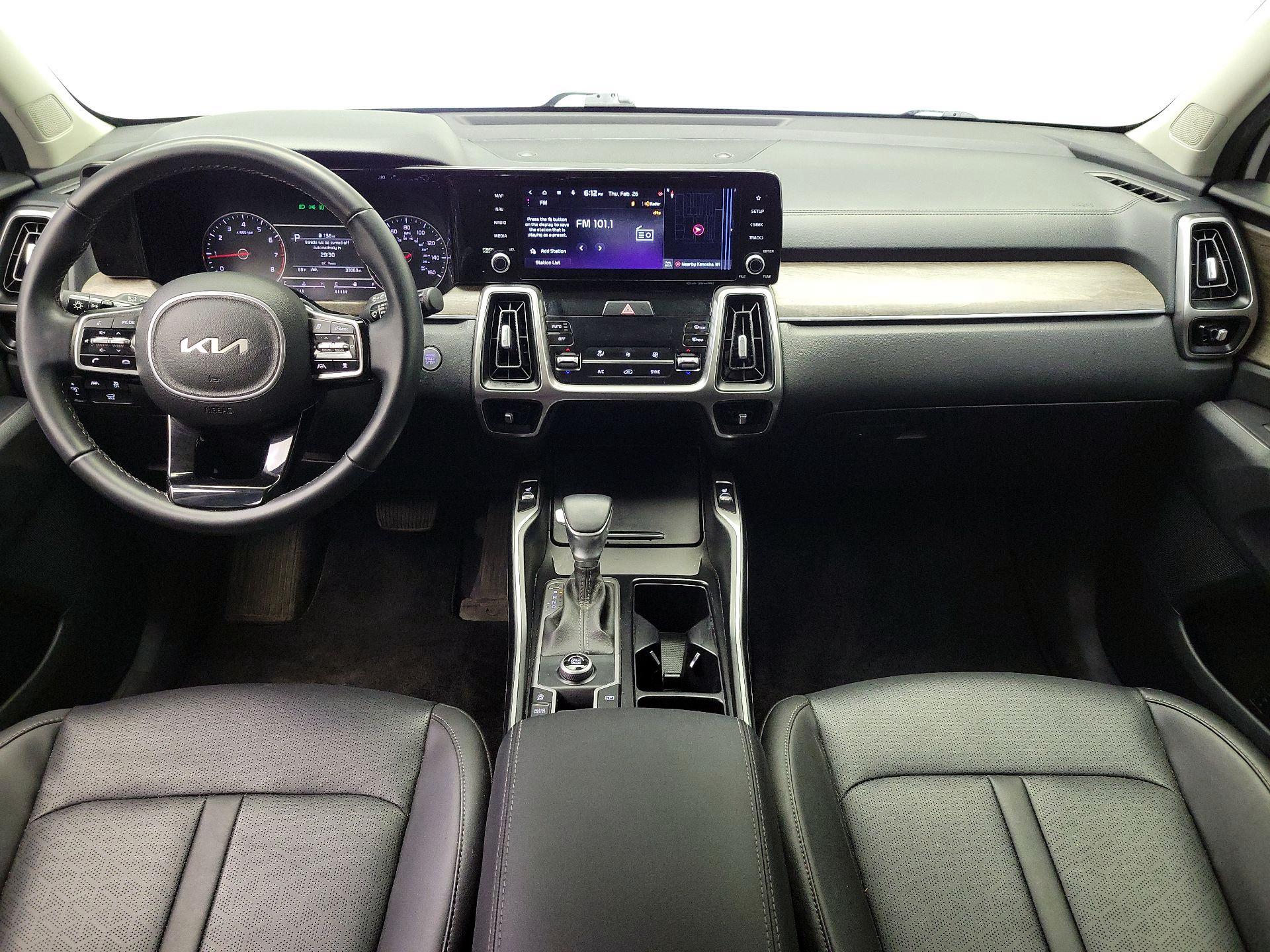 Thumbnail: 2022 Kia Sorento - 9