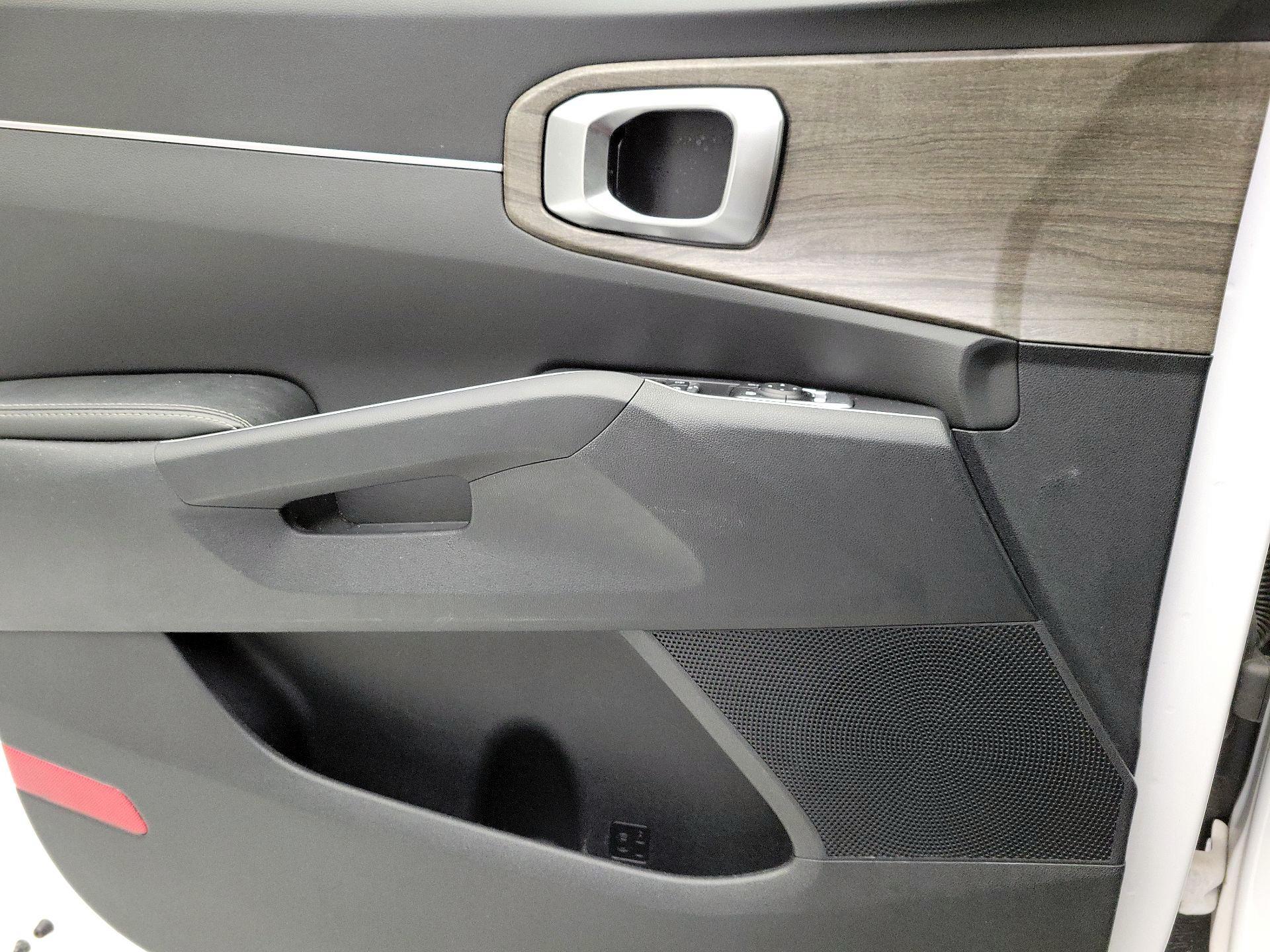 Thumbnail: 2022 Kia Sorento - 12