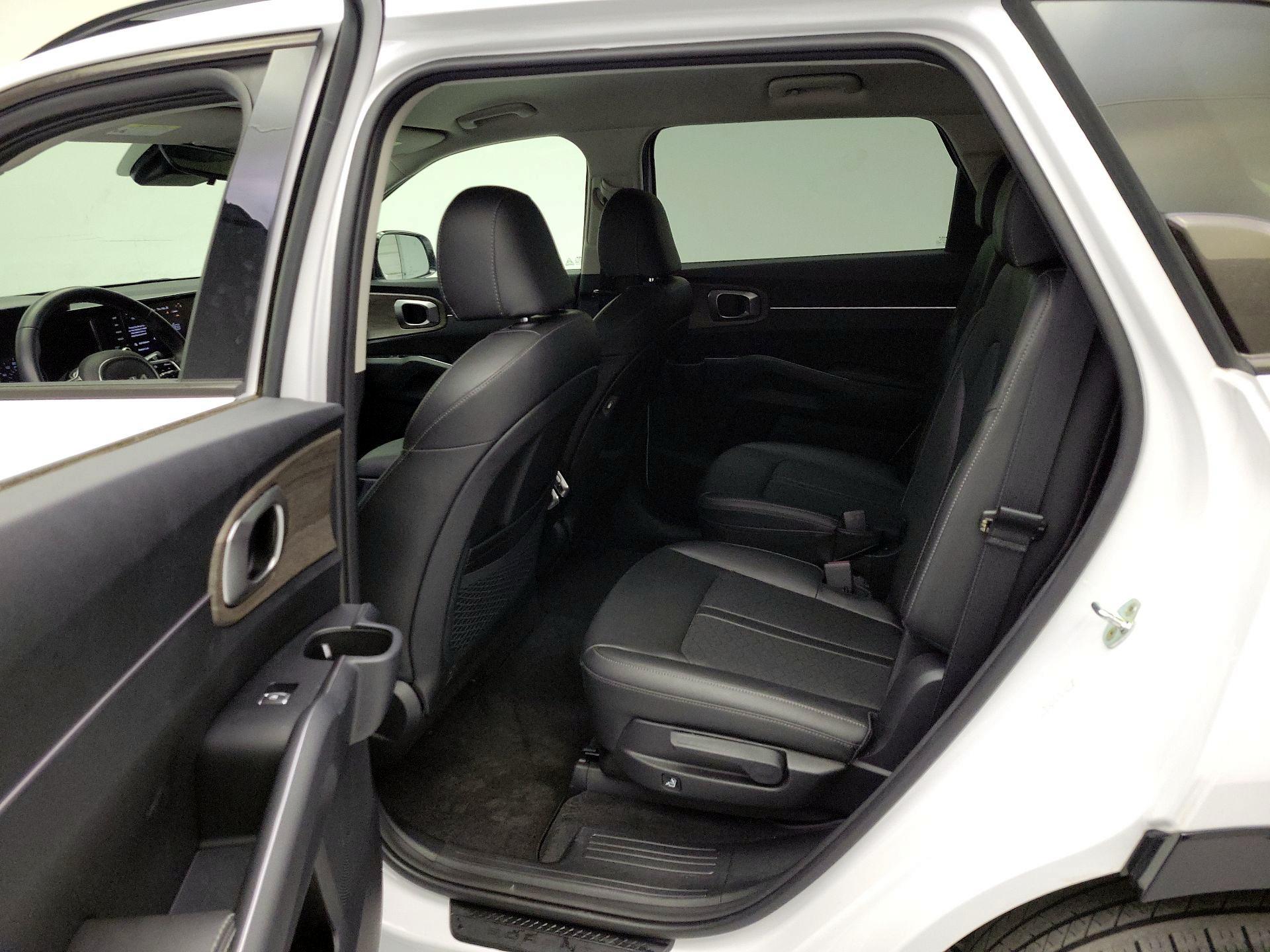 Thumbnail: 2022 Kia Sorento - 18