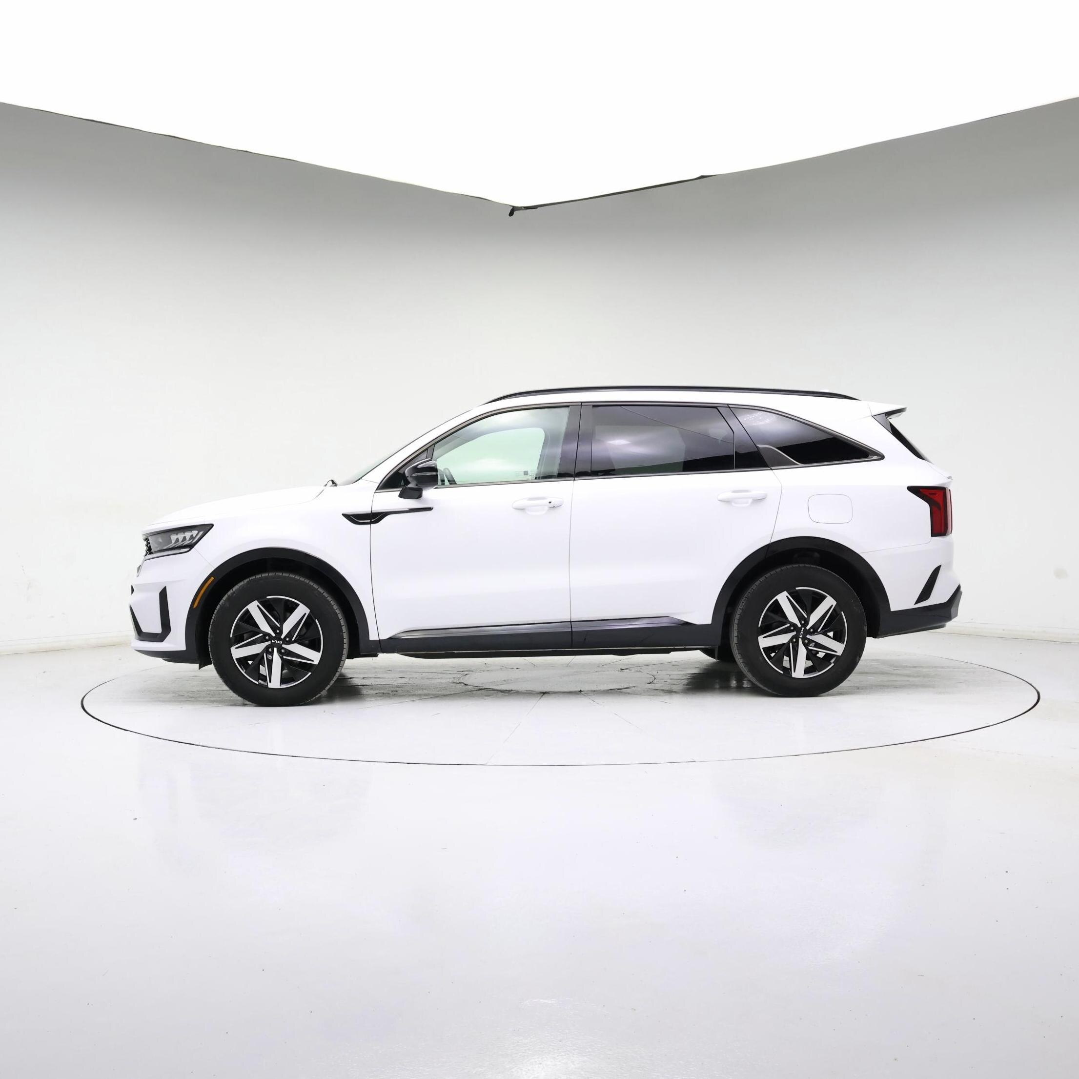 Thumbnail: 2022 Kia Sorento - 3