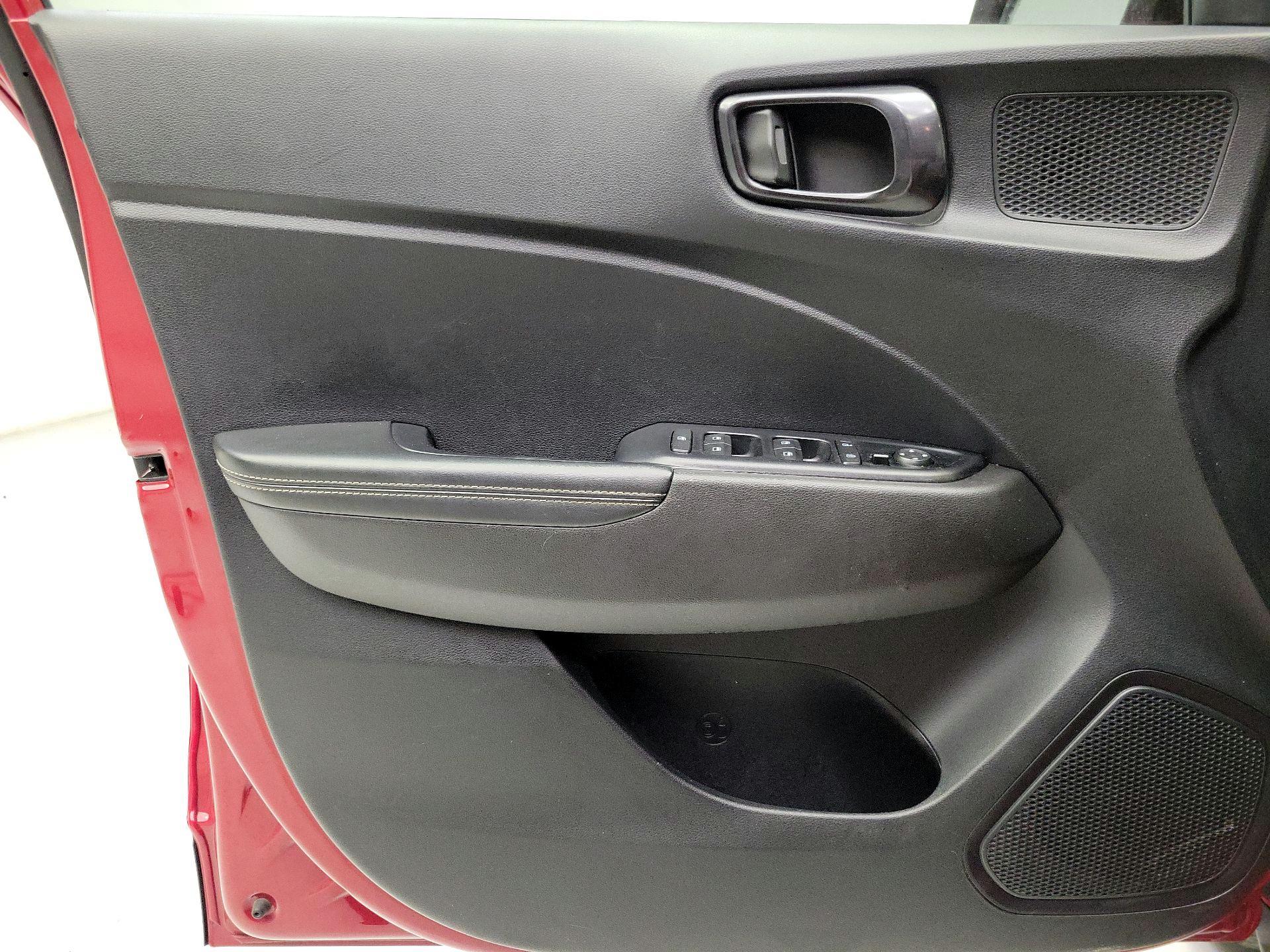 Thumbnail: 2023 Hyundai Venue - 12