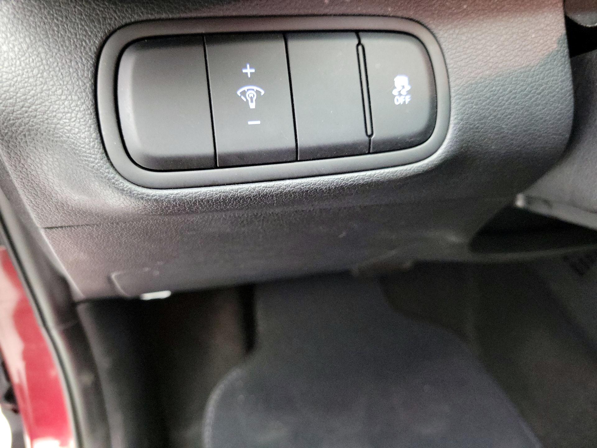 Thumbnail: 2023 Hyundai Venue - 13