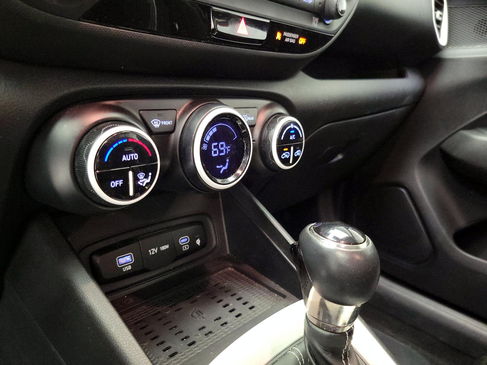 Thumbnail: 2023 Hyundai Venue - 17