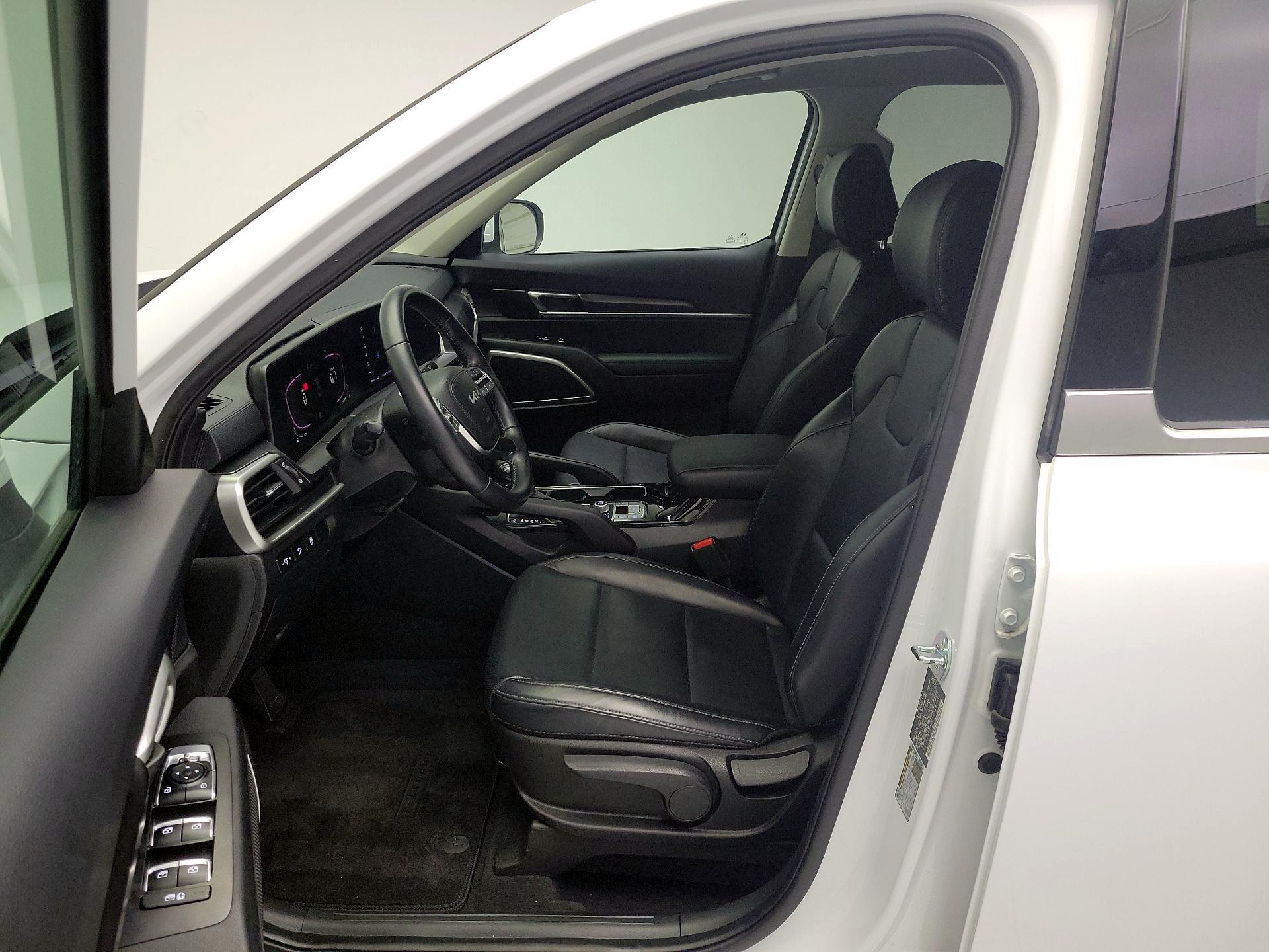 Thumbnail: 2023 Kia Telluride - 11