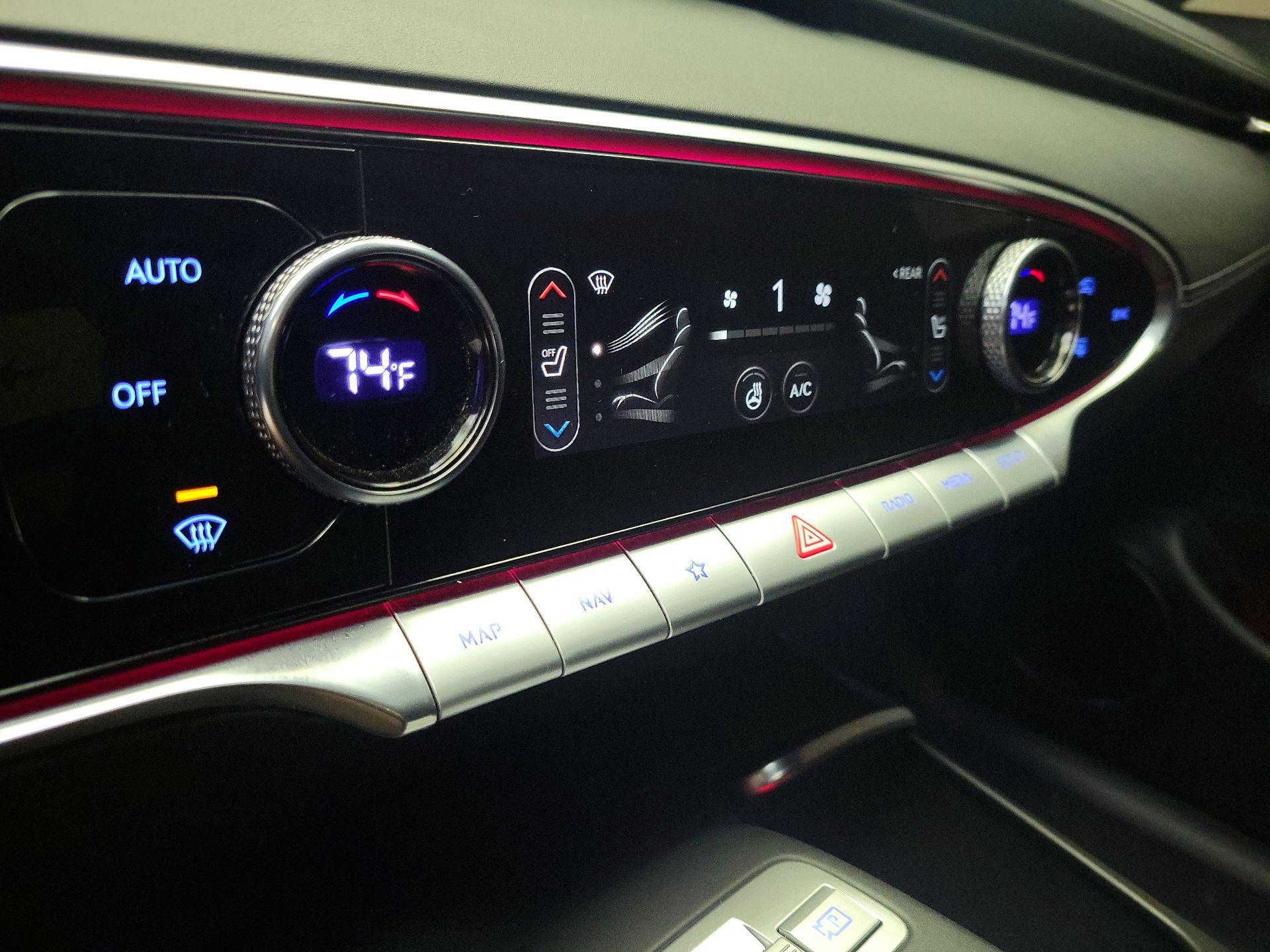 Thumbnail: 2025 Genesis GV70 - 17