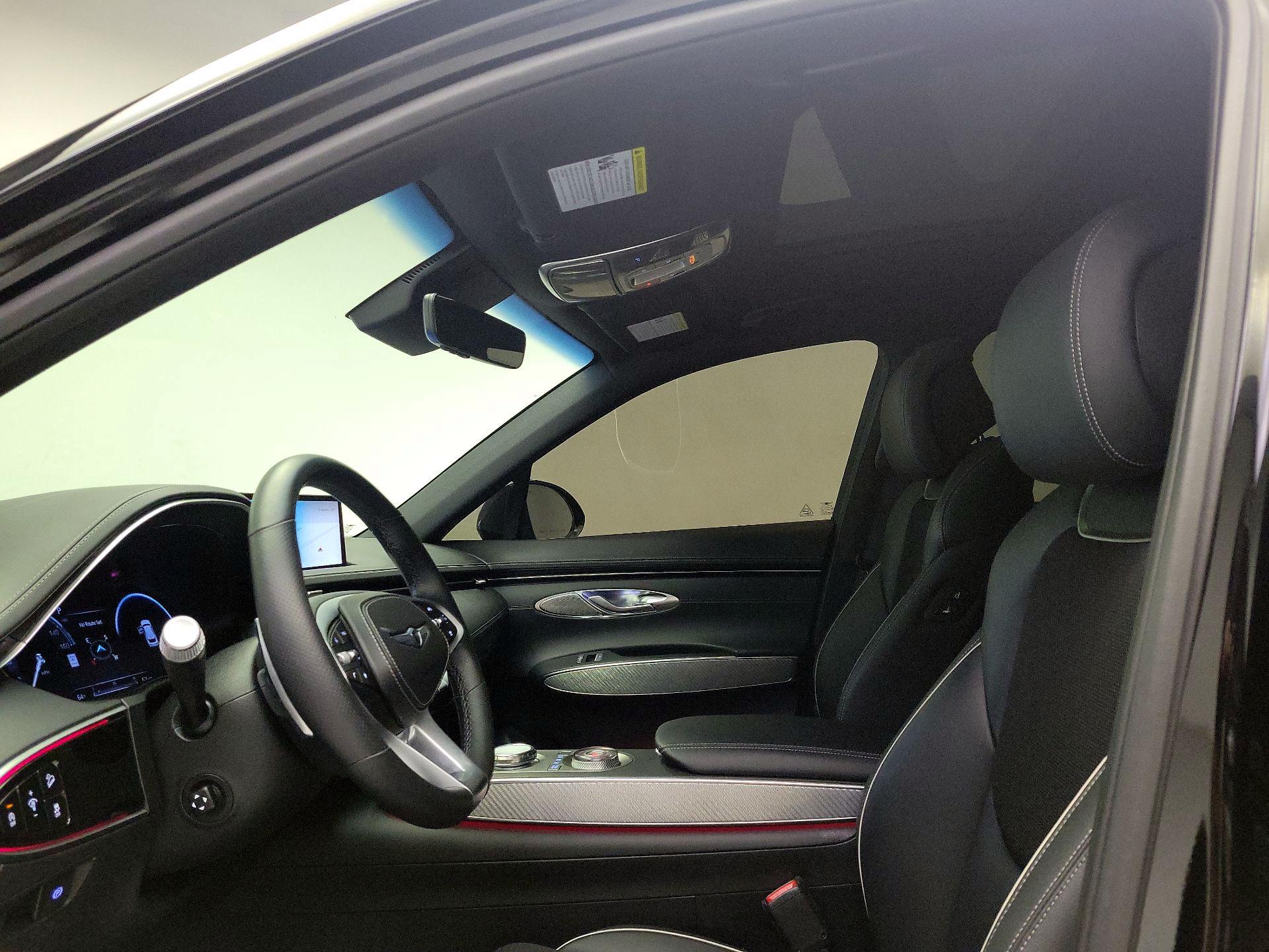 Thumbnail: 2025 Genesis GV70 - 20