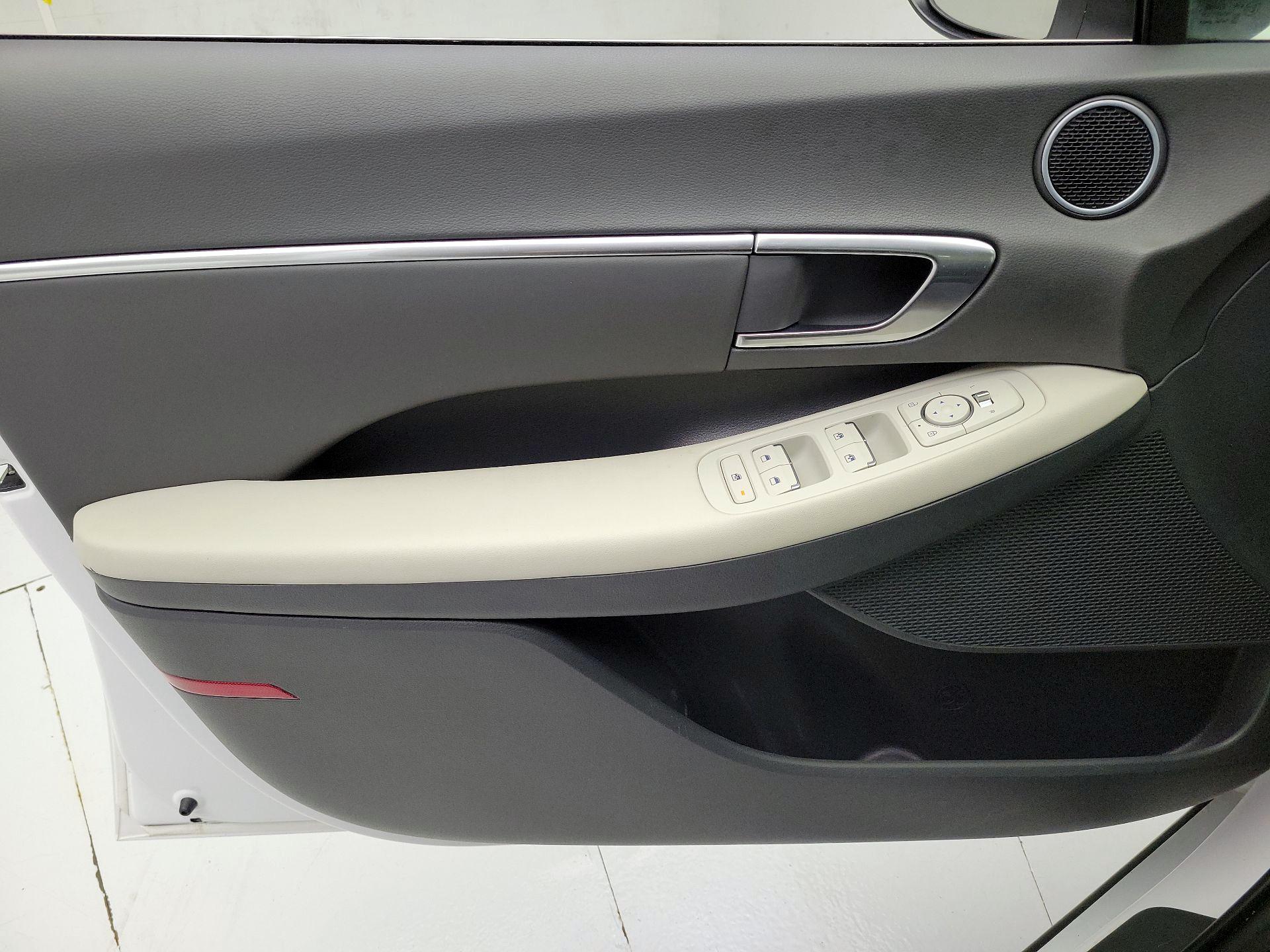 Thumbnail: 2023 Hyundai Sonata - 12