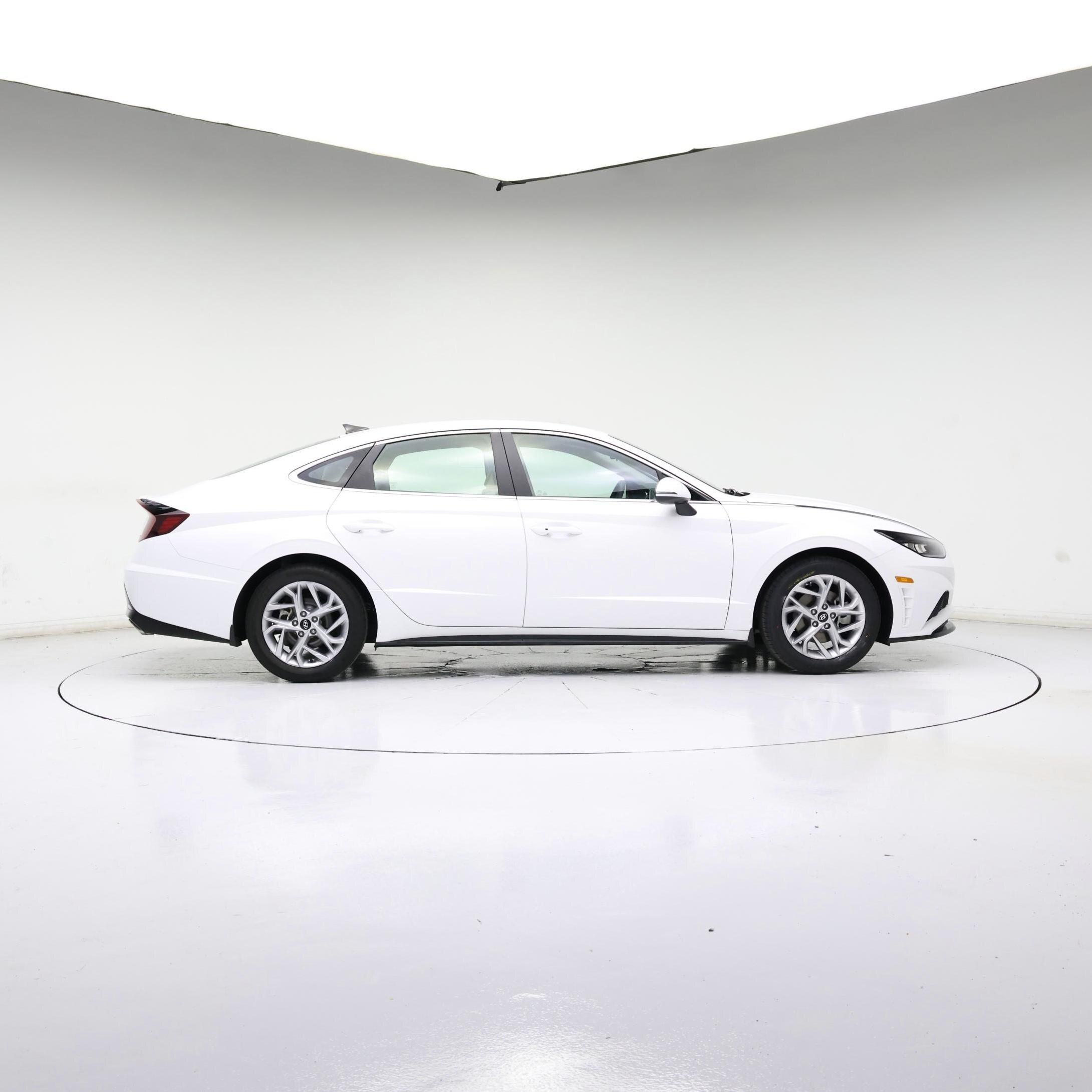 Thumbnail: 2023 Hyundai Sonata - 7