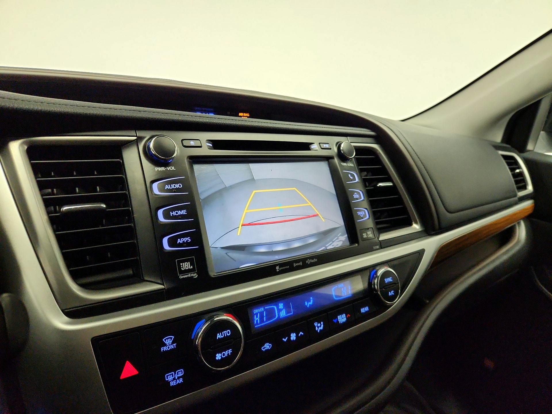 Thumbnail: 2018 Toyota Highlander - 15