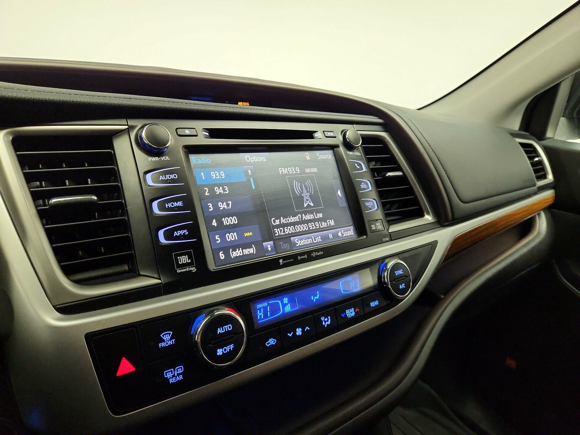 Thumbnail: 2018 Toyota Highlander - 16