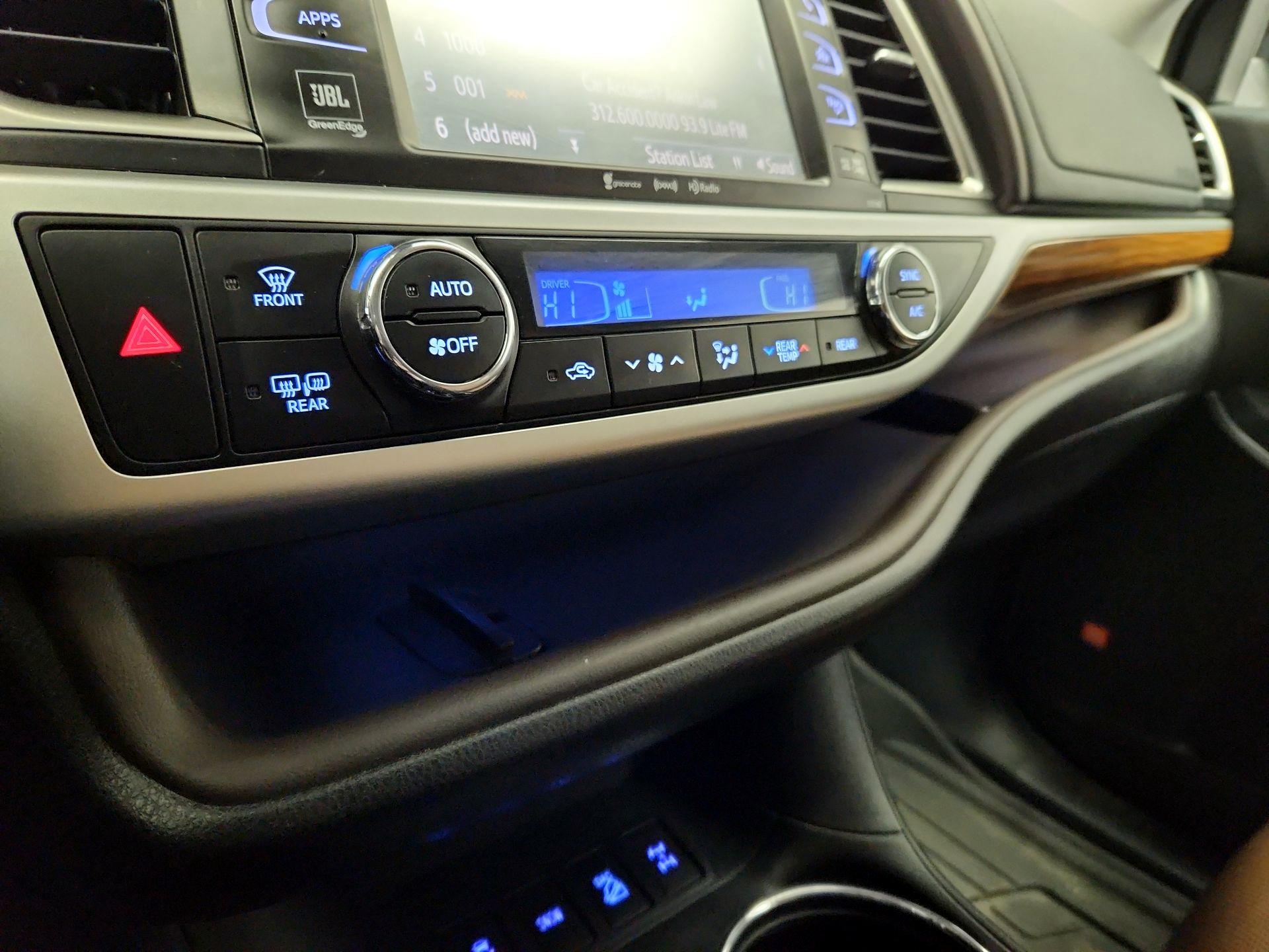 Thumbnail: 2018 Toyota Highlander - 17