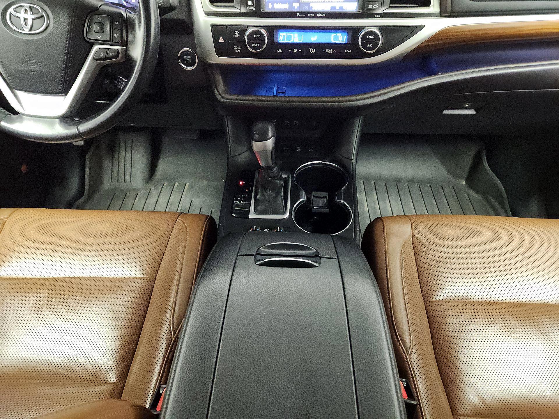 Thumbnail: 2018 Toyota Highlander - 18