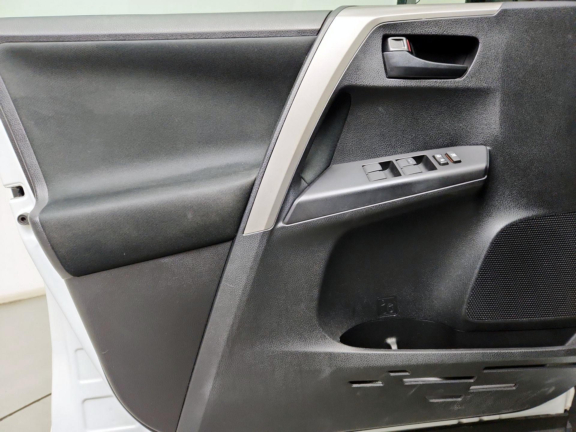 Thumbnail: 2017 Toyota RAV4 - 12