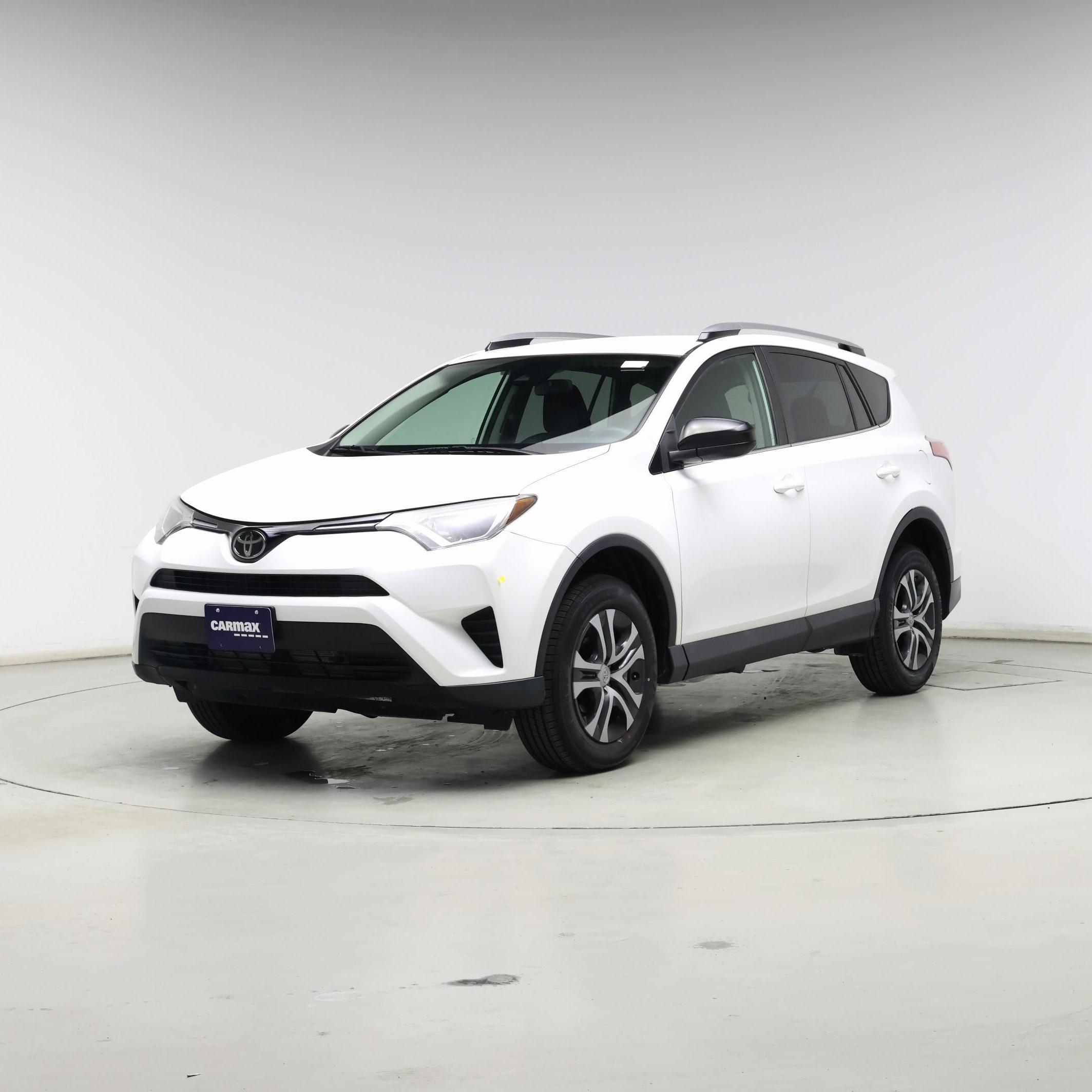 Thumbnail: 2017 Toyota RAV4 - 4