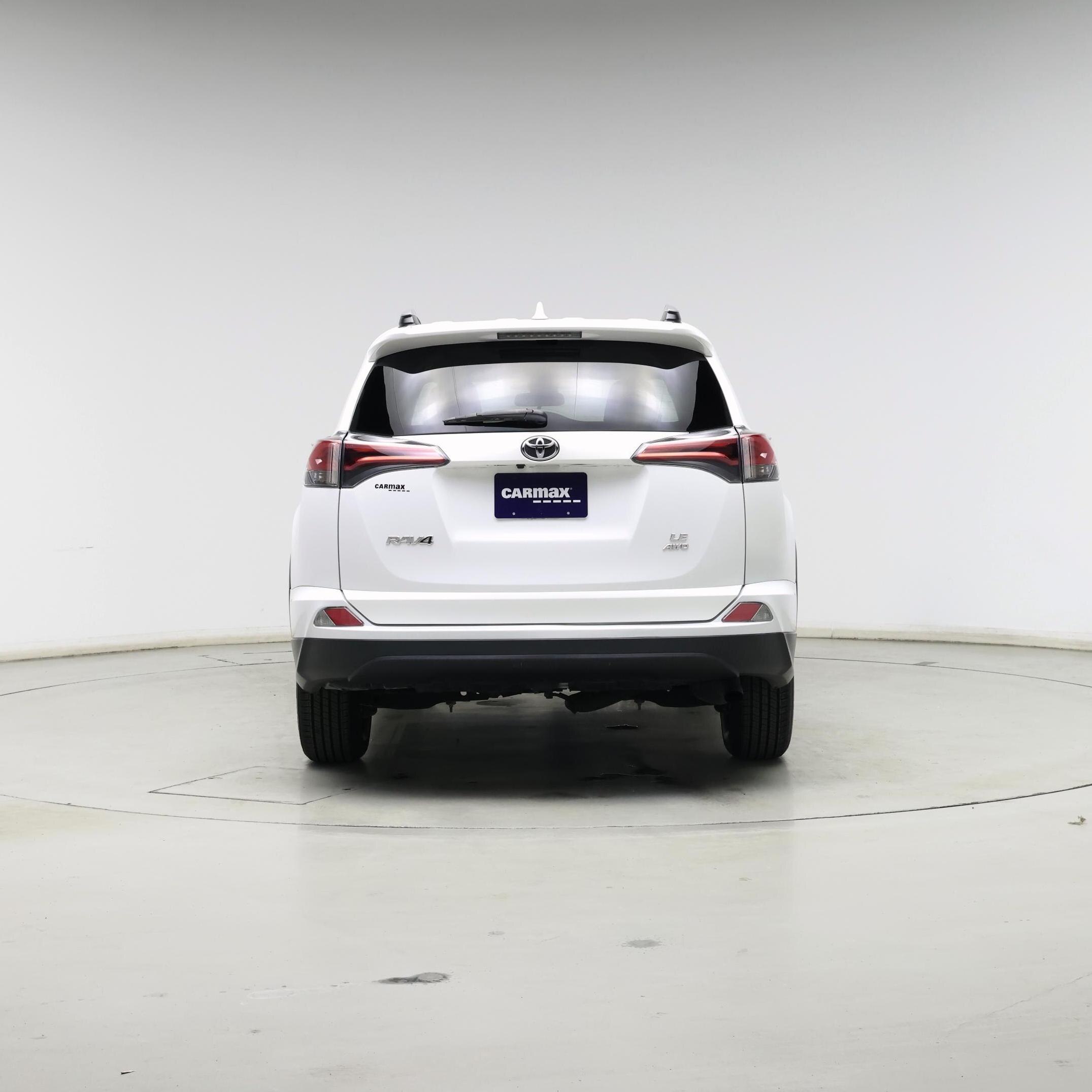 Thumbnail: 2017 Toyota RAV4 - 6