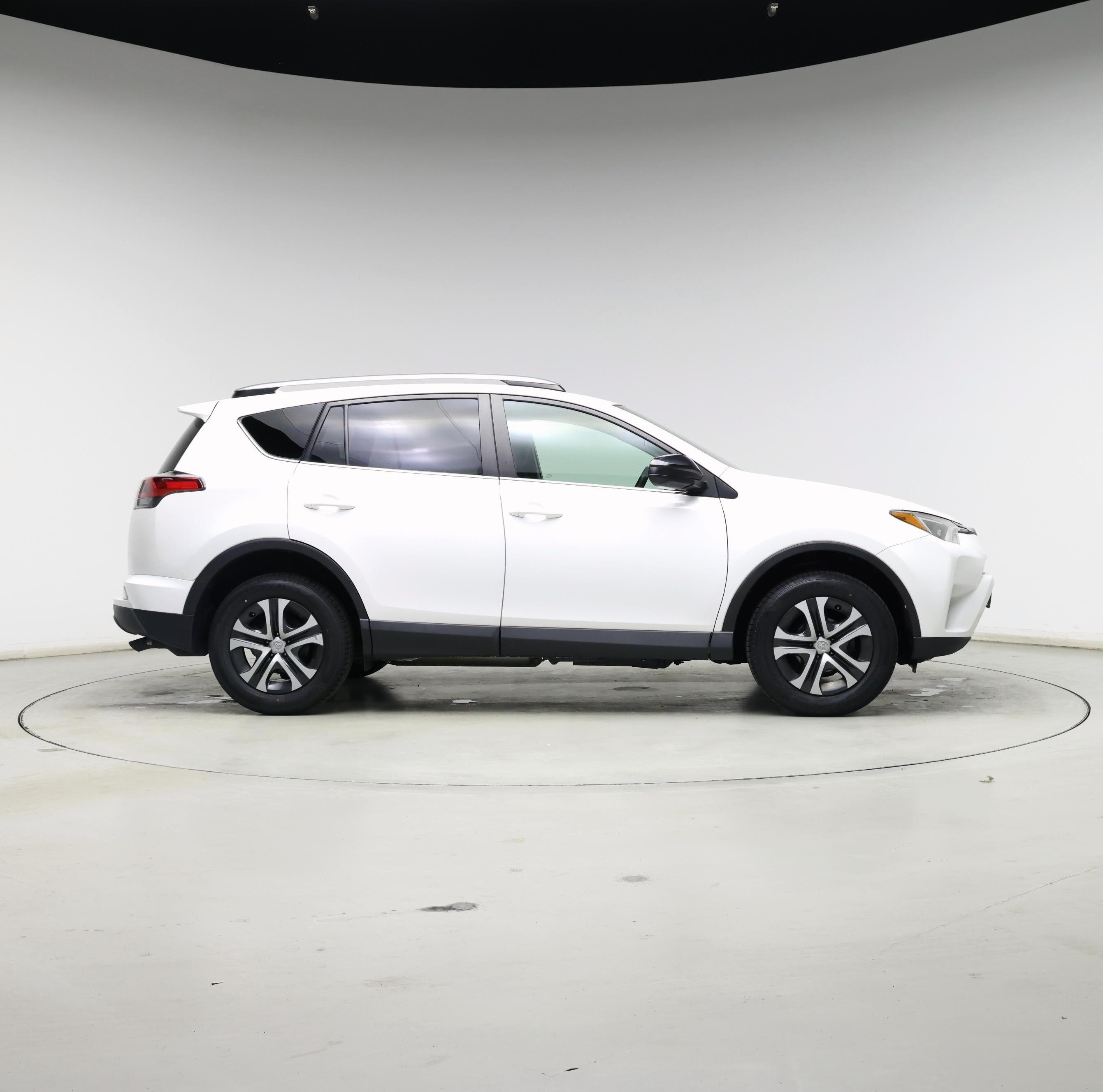 Thumbnail: 2017 Toyota RAV4 - 7