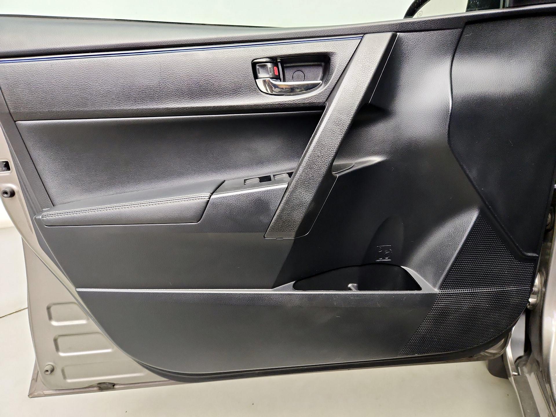 Thumbnail: 2017 Toyota Corolla - 12