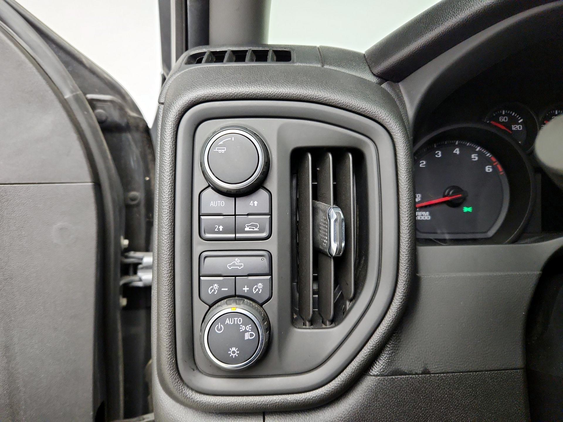 Thumbnail: 2020 Chevrolet Silverado 1500 - 13