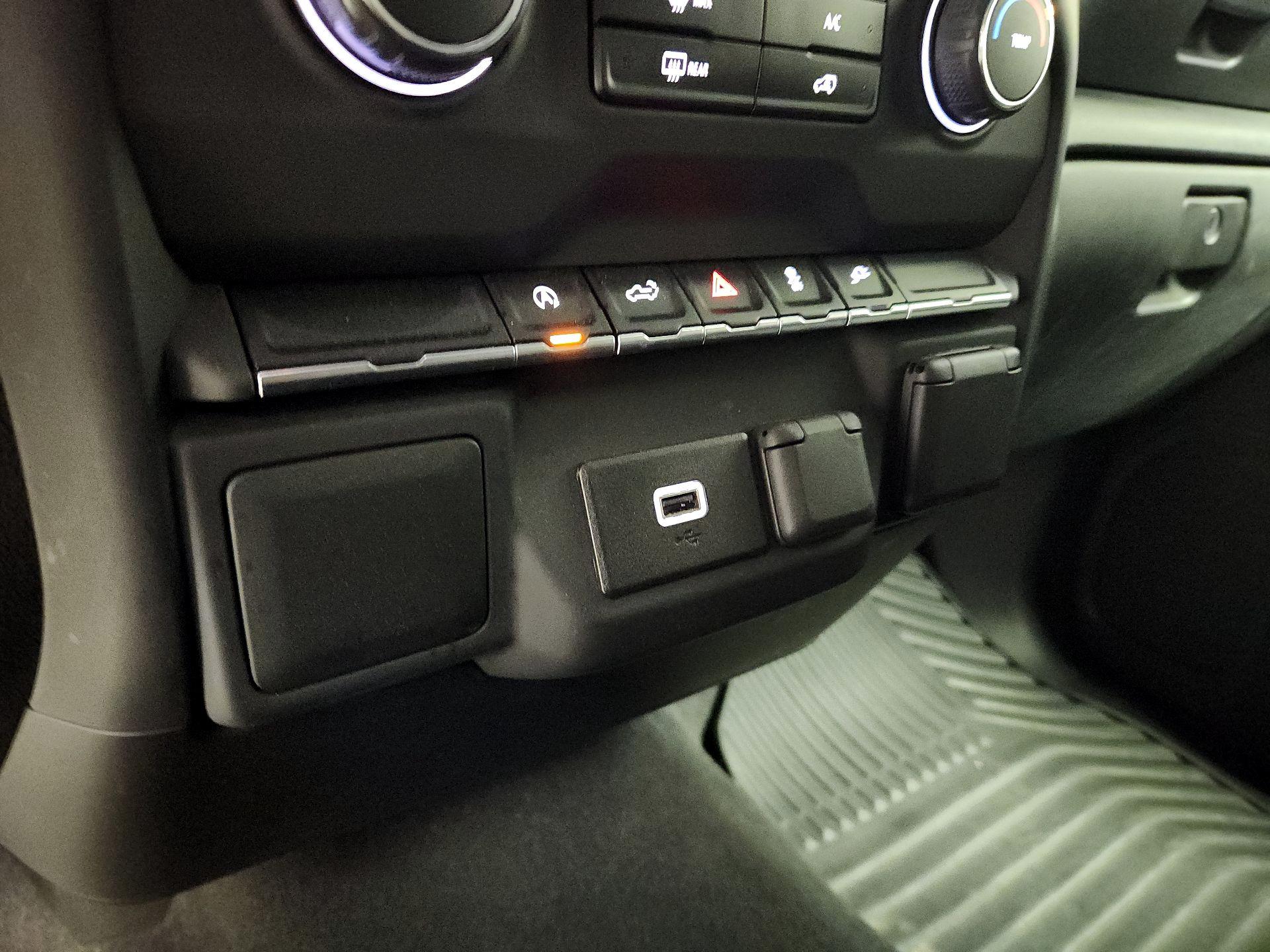 Thumbnail: 2020 Chevrolet Silverado 1500 - 18