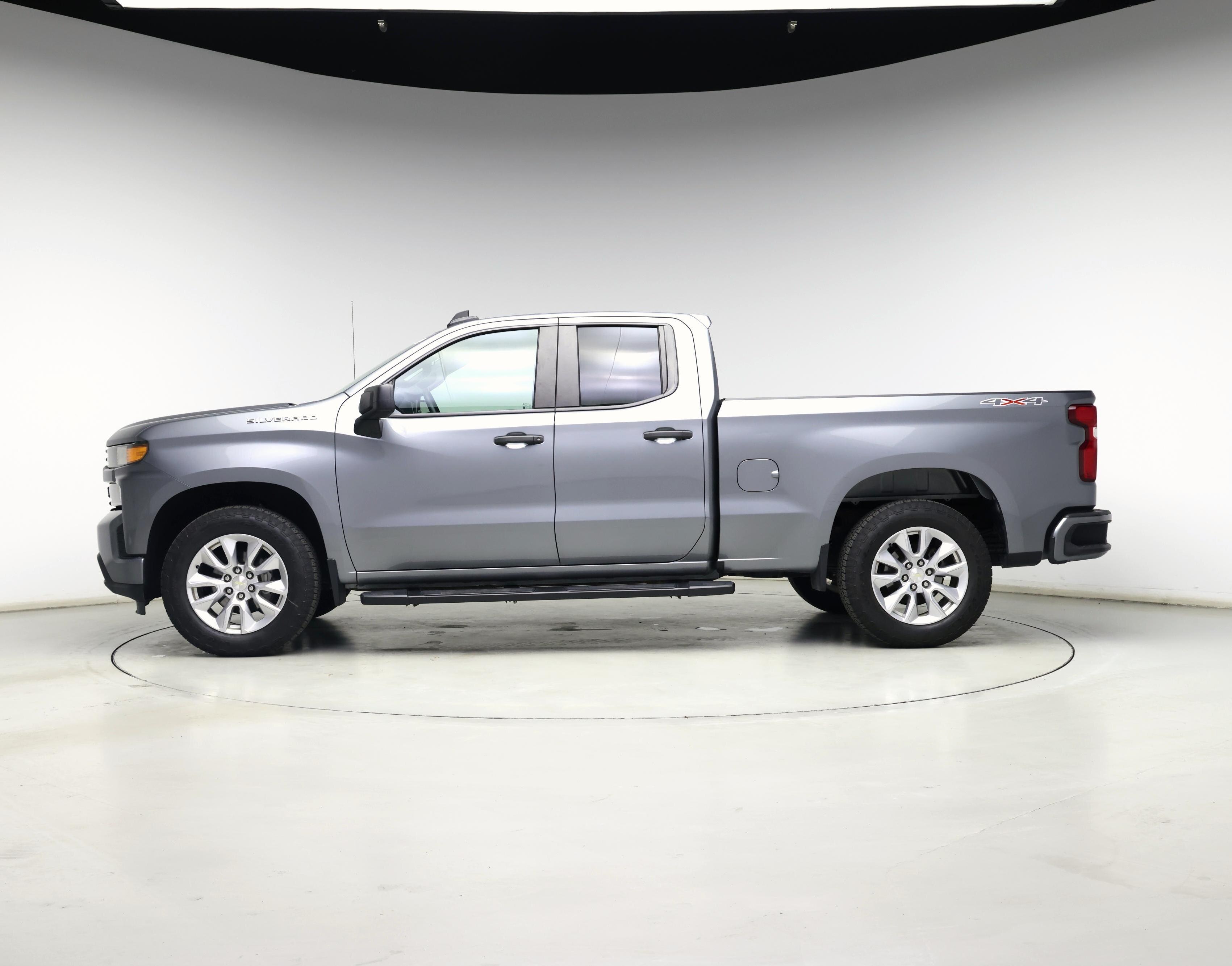 Thumbnail: 2020 Chevrolet Silverado 1500 - 3