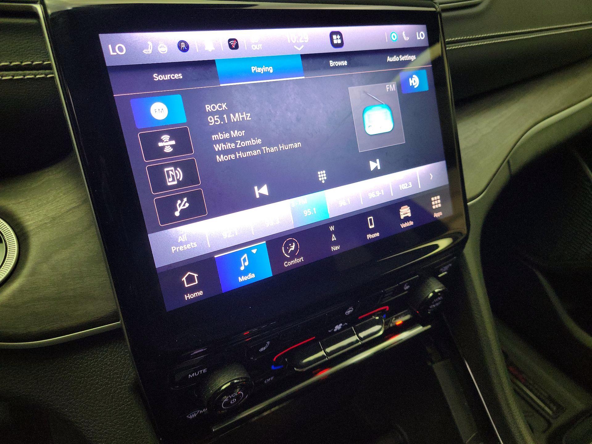 Thumbnail: 2023 Jeep Grand Cherokee - 16