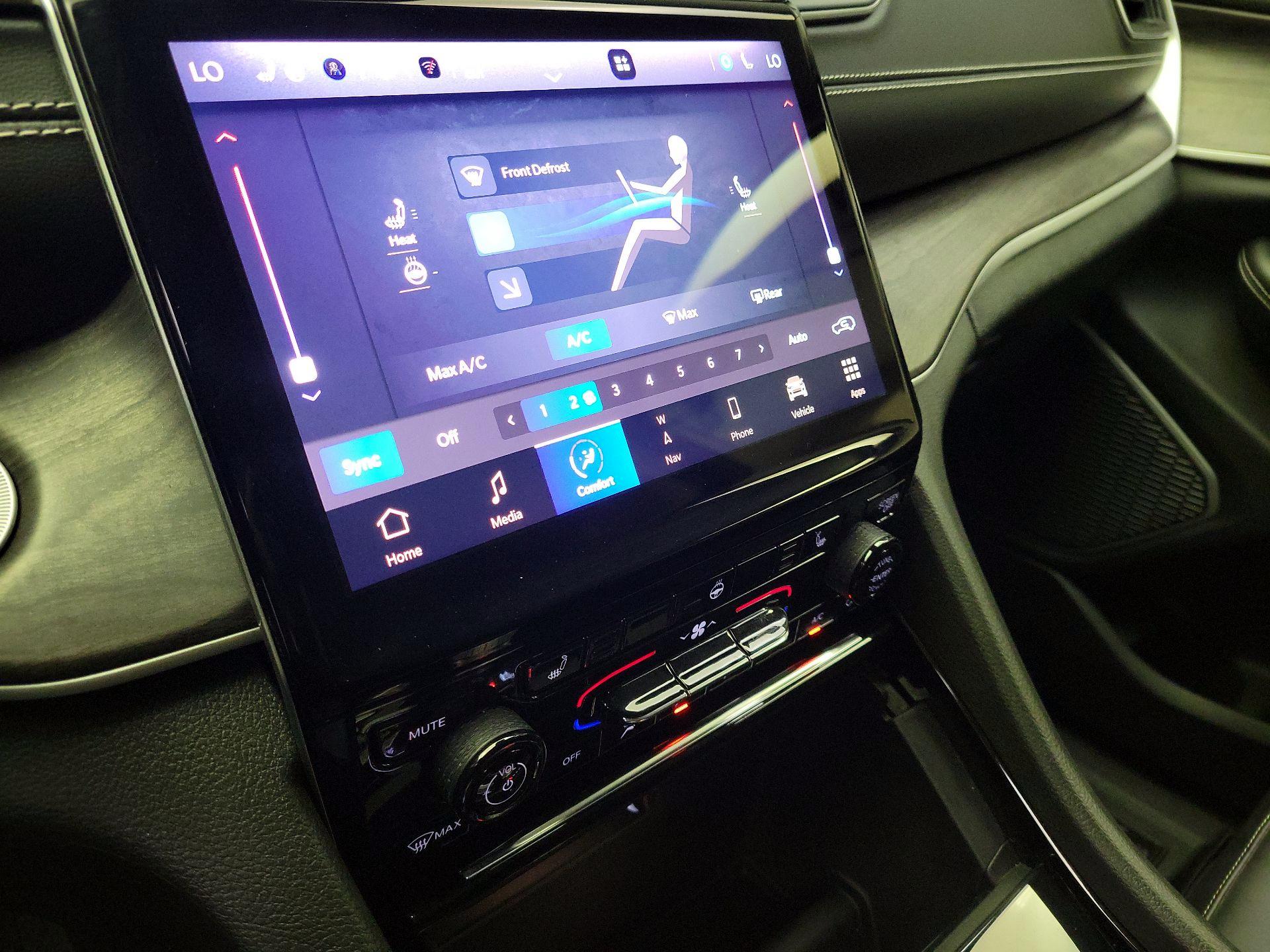 Thumbnail: 2023 Jeep Grand Cherokee - 17