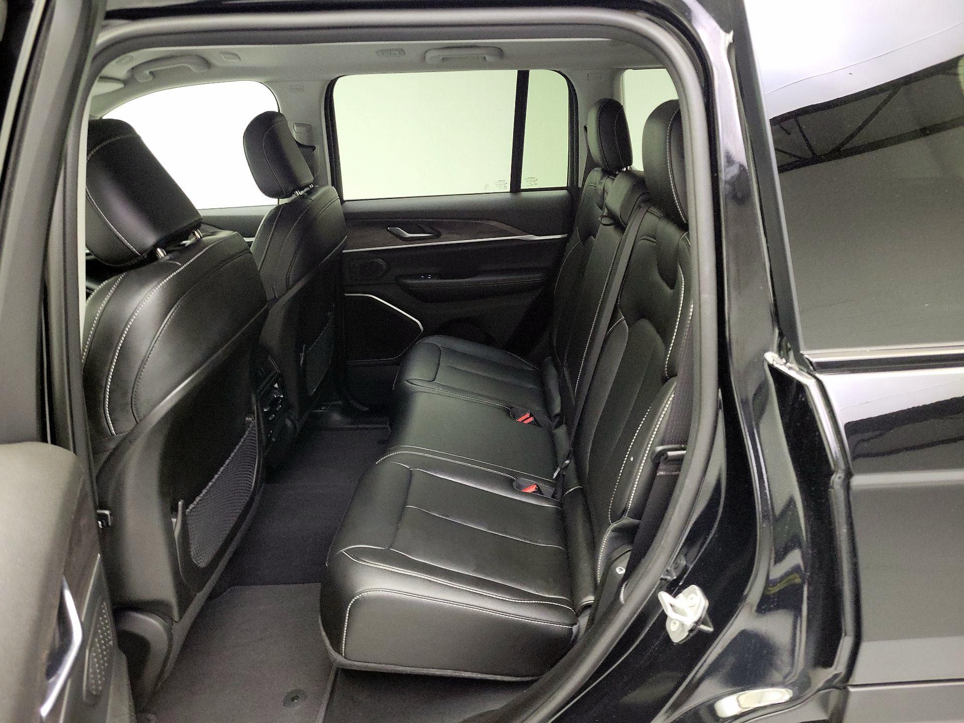 Thumbnail: 2023 Jeep Grand Cherokee - 20