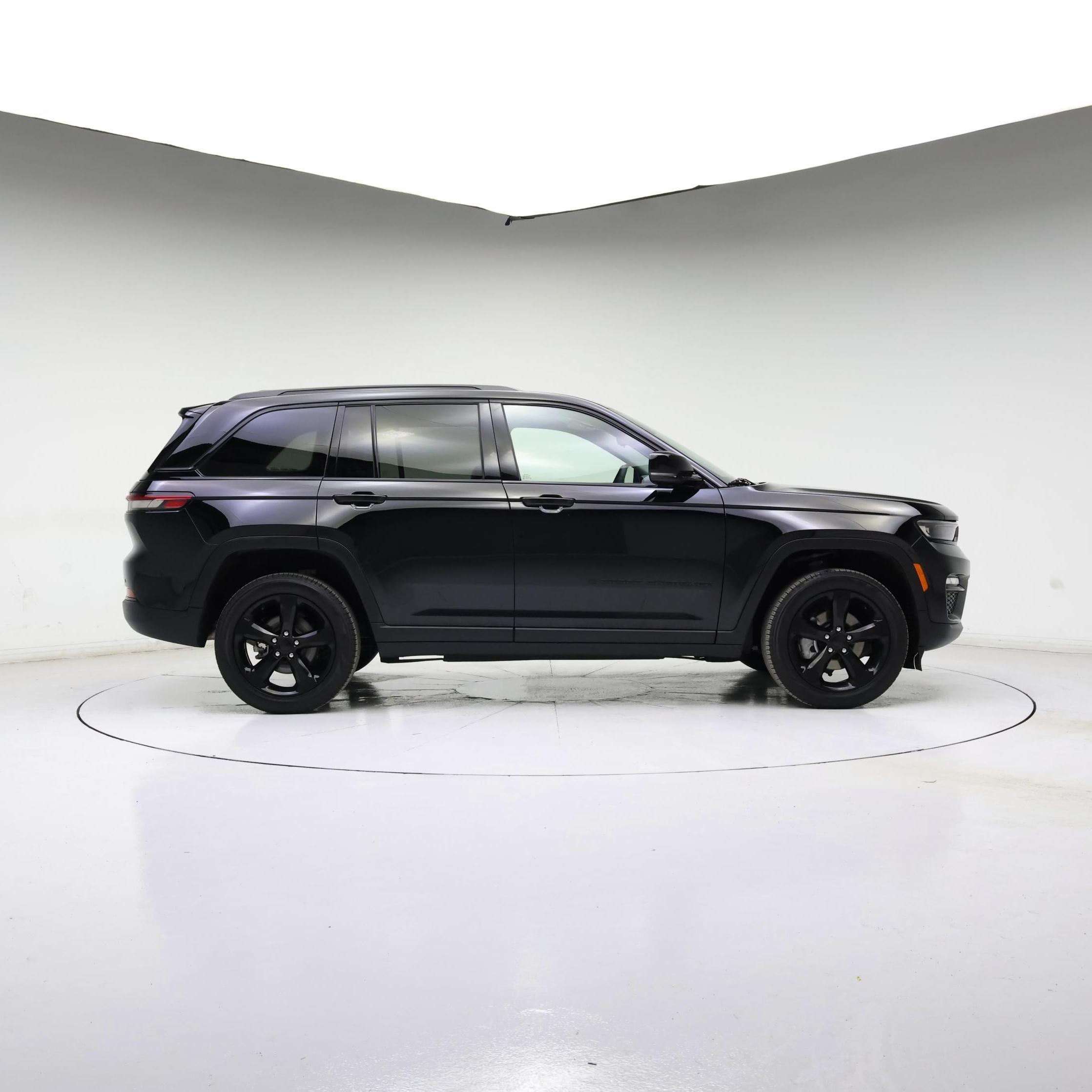 Thumbnail: 2023 Jeep Grand Cherokee - 3