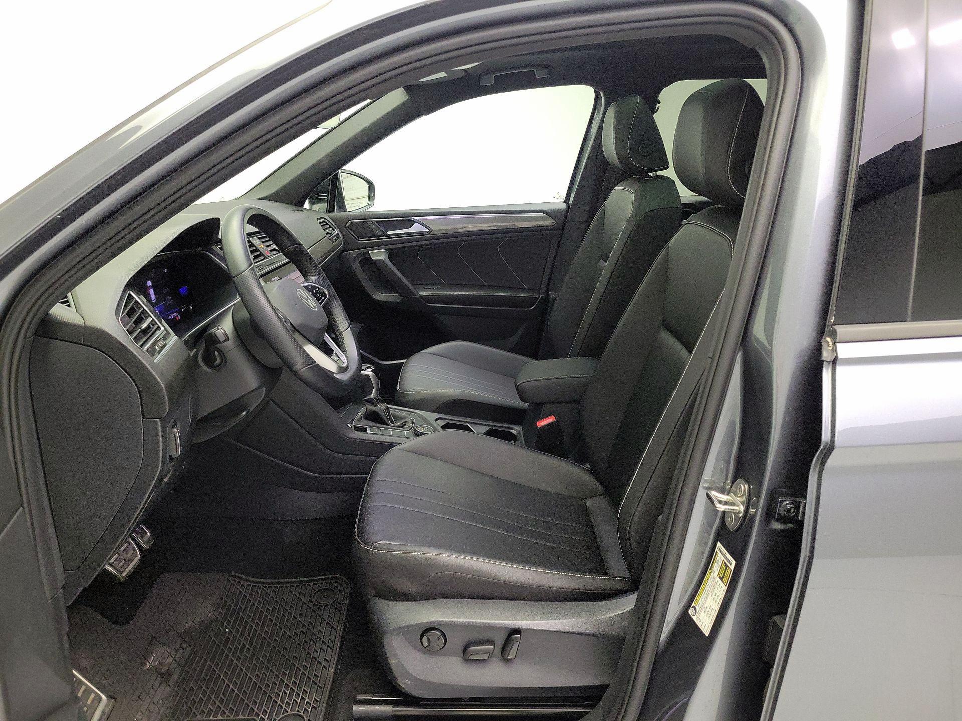 Thumbnail: 2022 Volkswagen Tiguan - 11