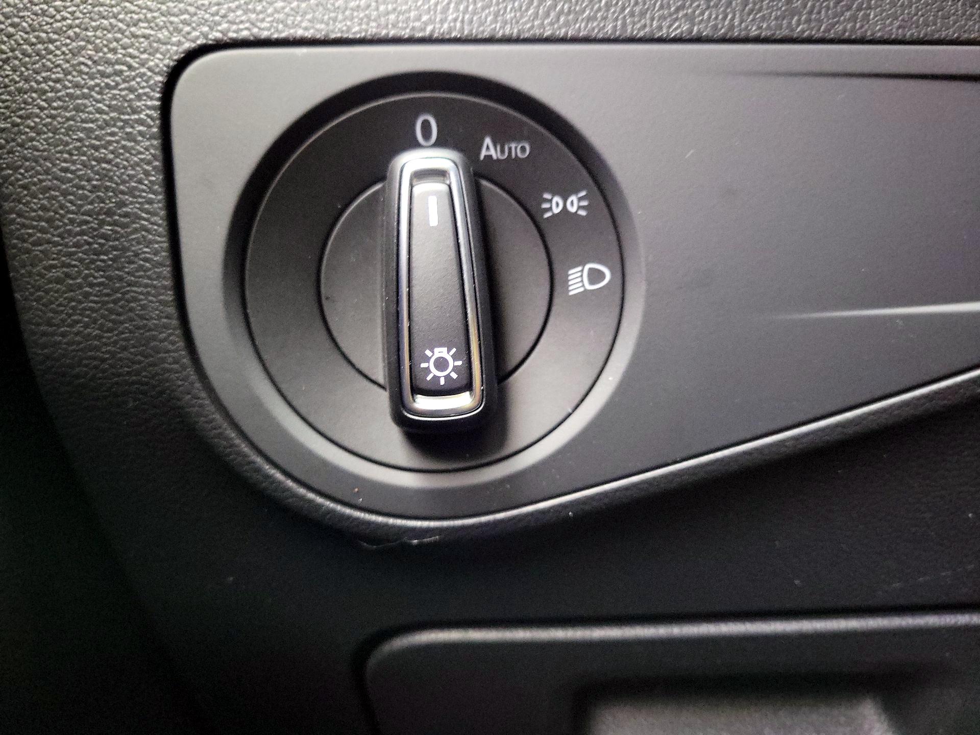 Thumbnail: 2022 Volkswagen Tiguan - 13