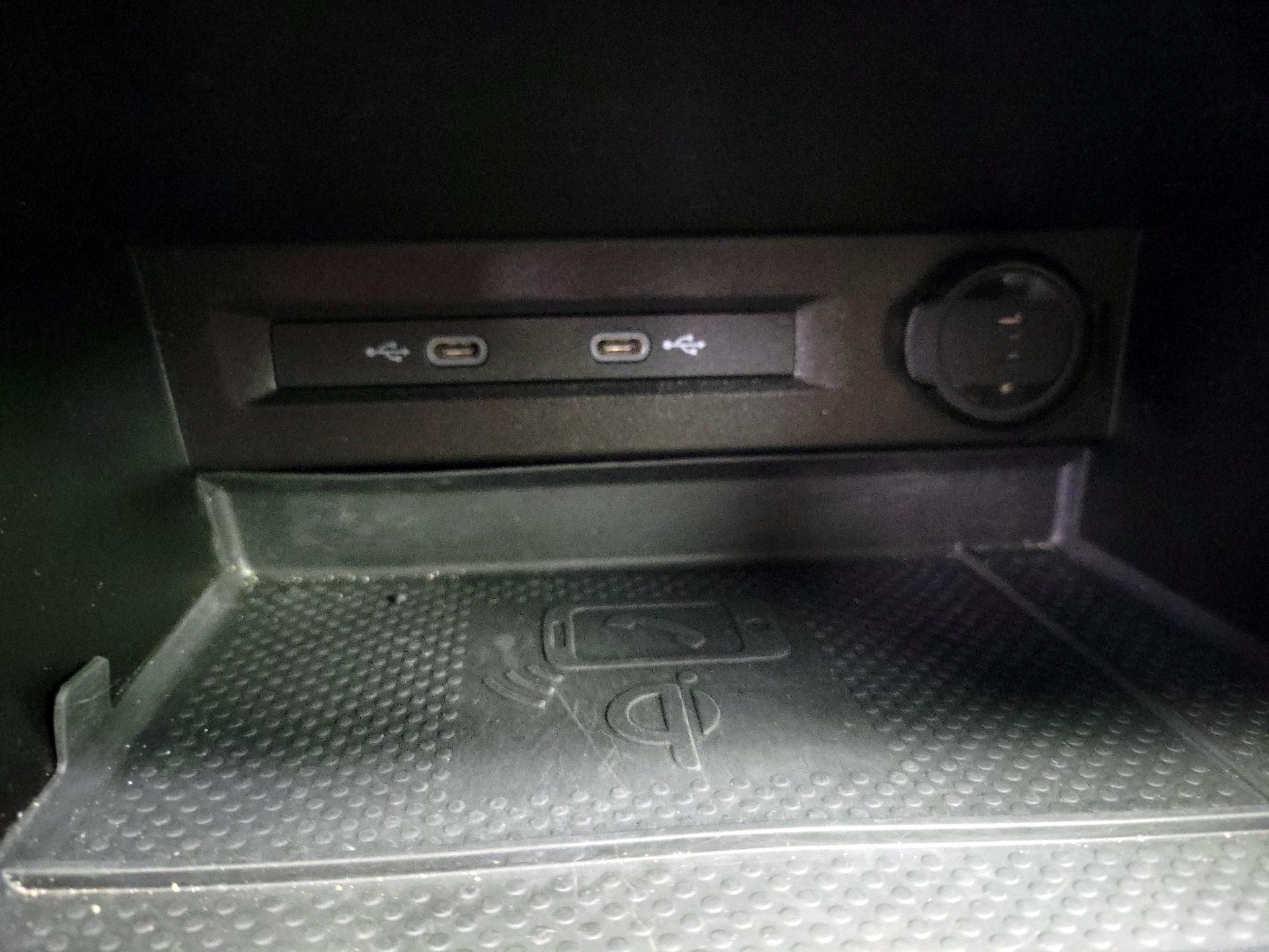 Thumbnail: 2022 Volkswagen Tiguan - 18