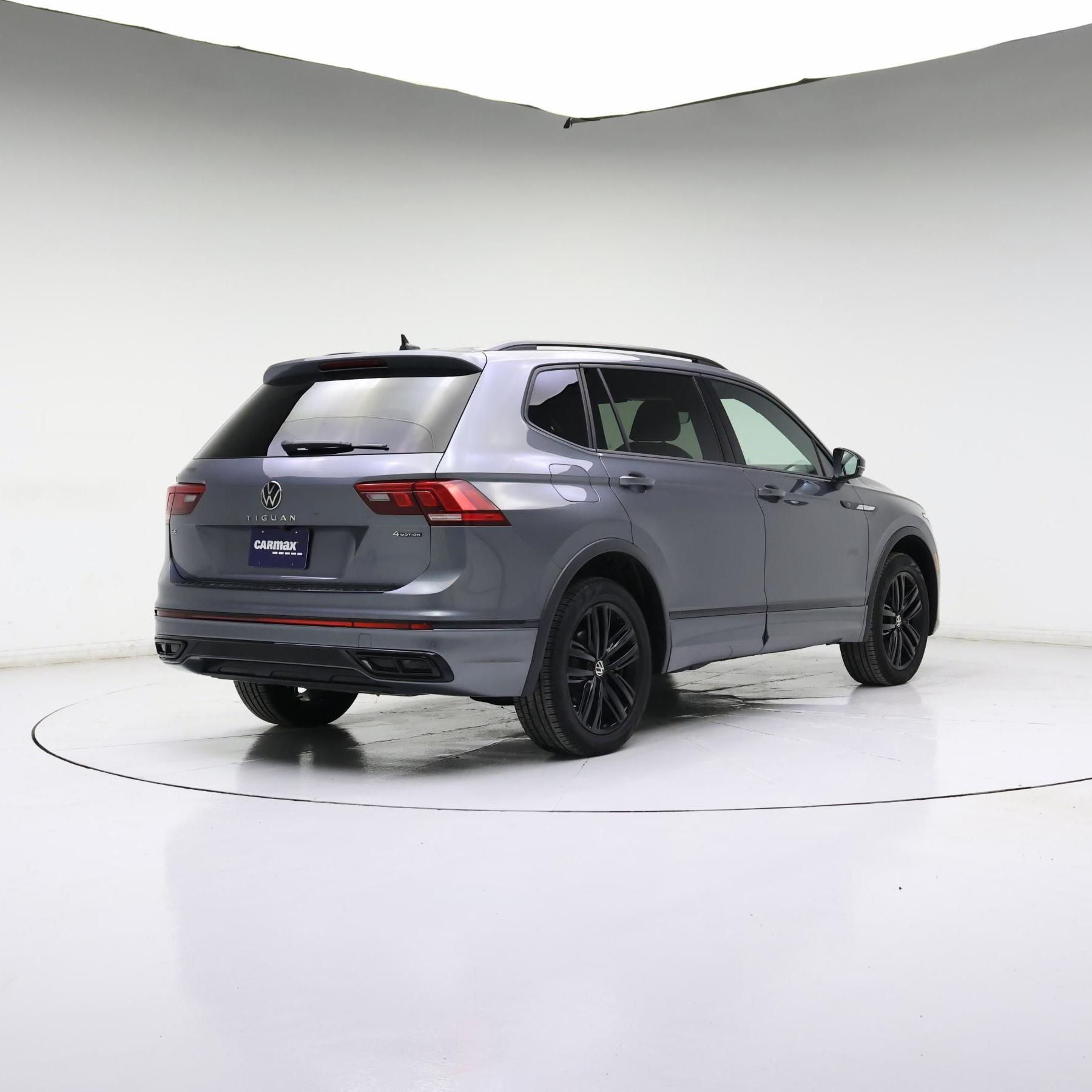 Thumbnail: 2022 Volkswagen Tiguan - 8