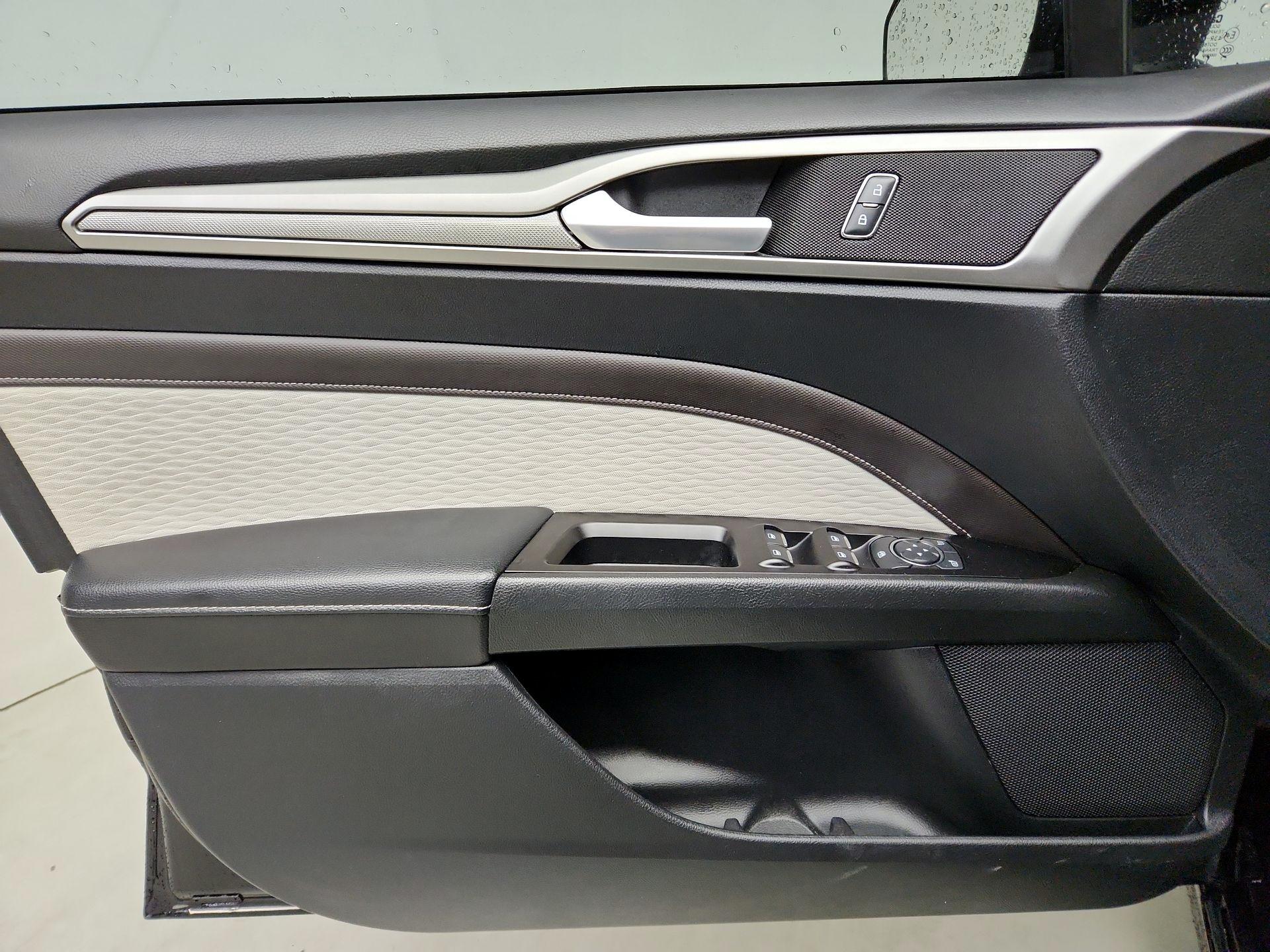 Thumbnail: 2019 Ford Fusion - 12