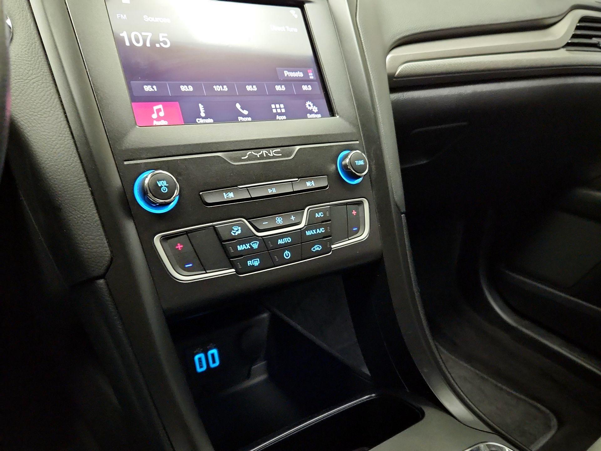 Thumbnail: 2019 Ford Fusion - 16