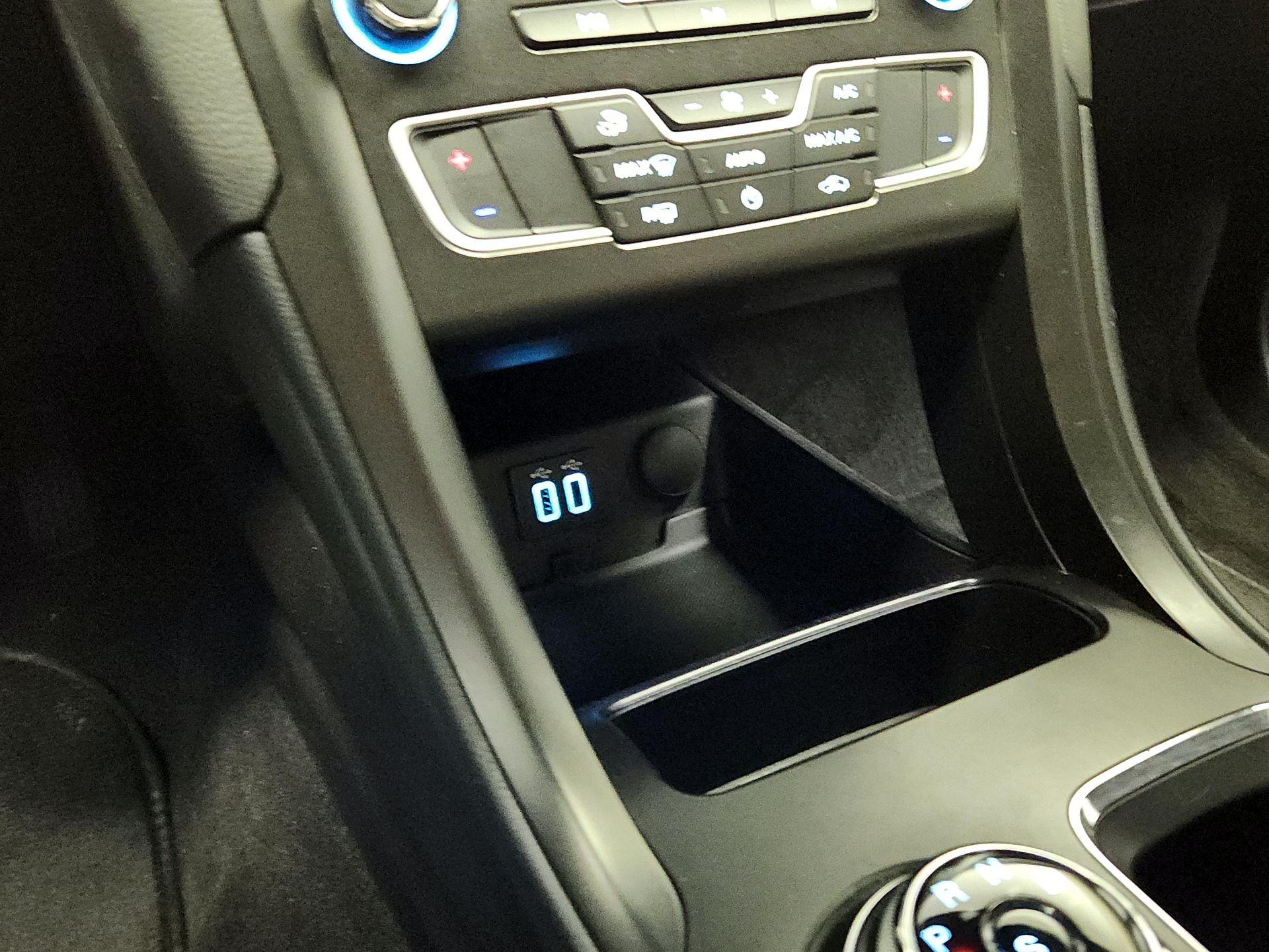 Thumbnail: 2019 Ford Fusion - 18