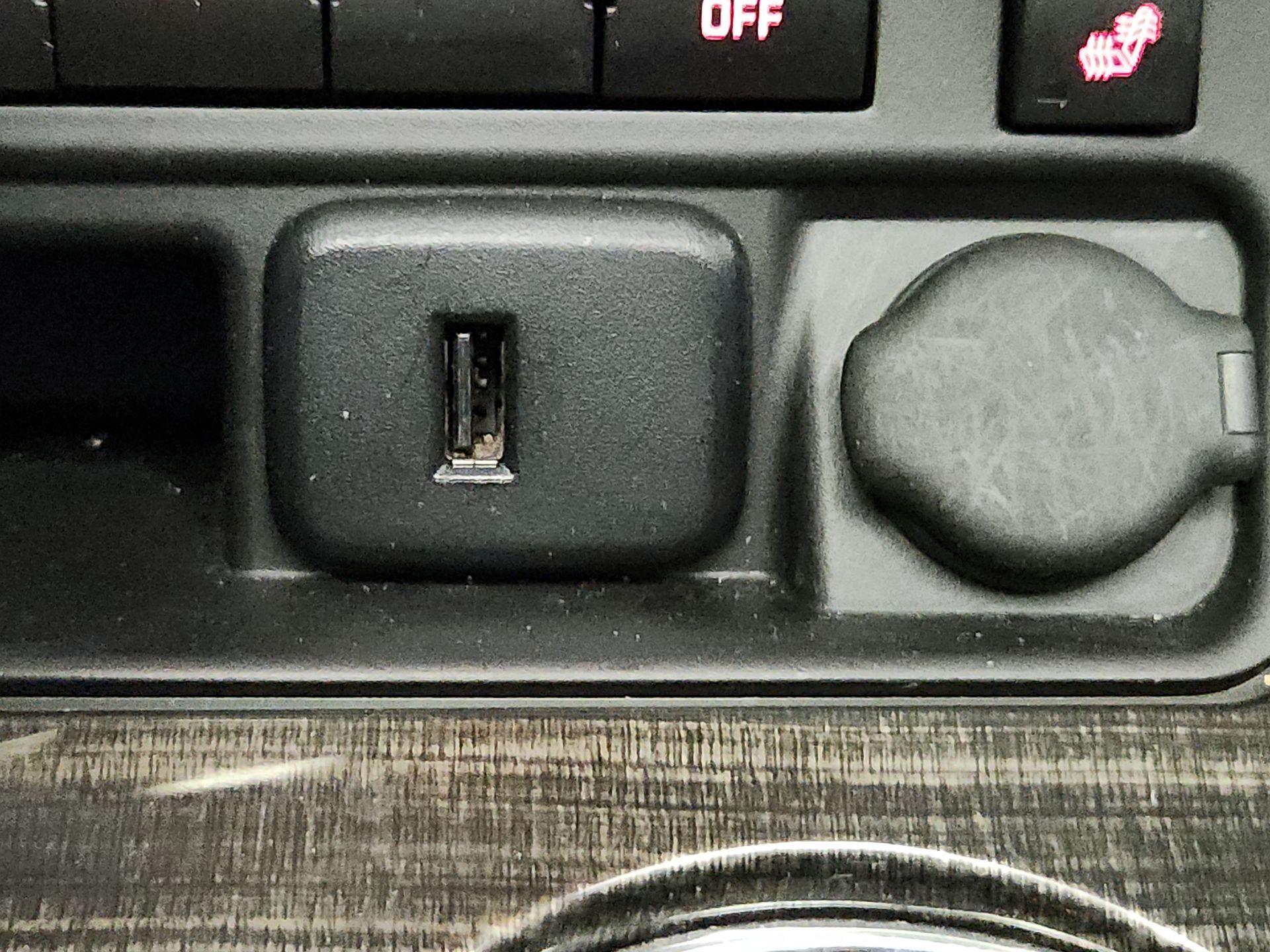 Thumbnail: 2016 GMC Acadia - 19