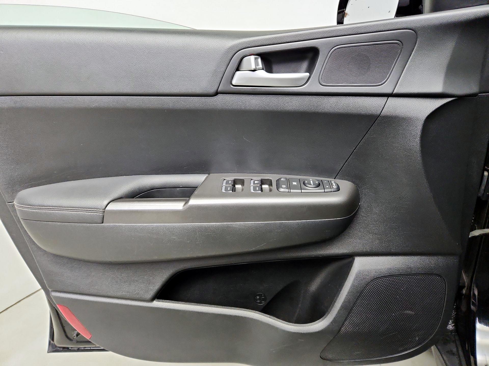 Thumbnail: 2021 Kia Sportage - 12