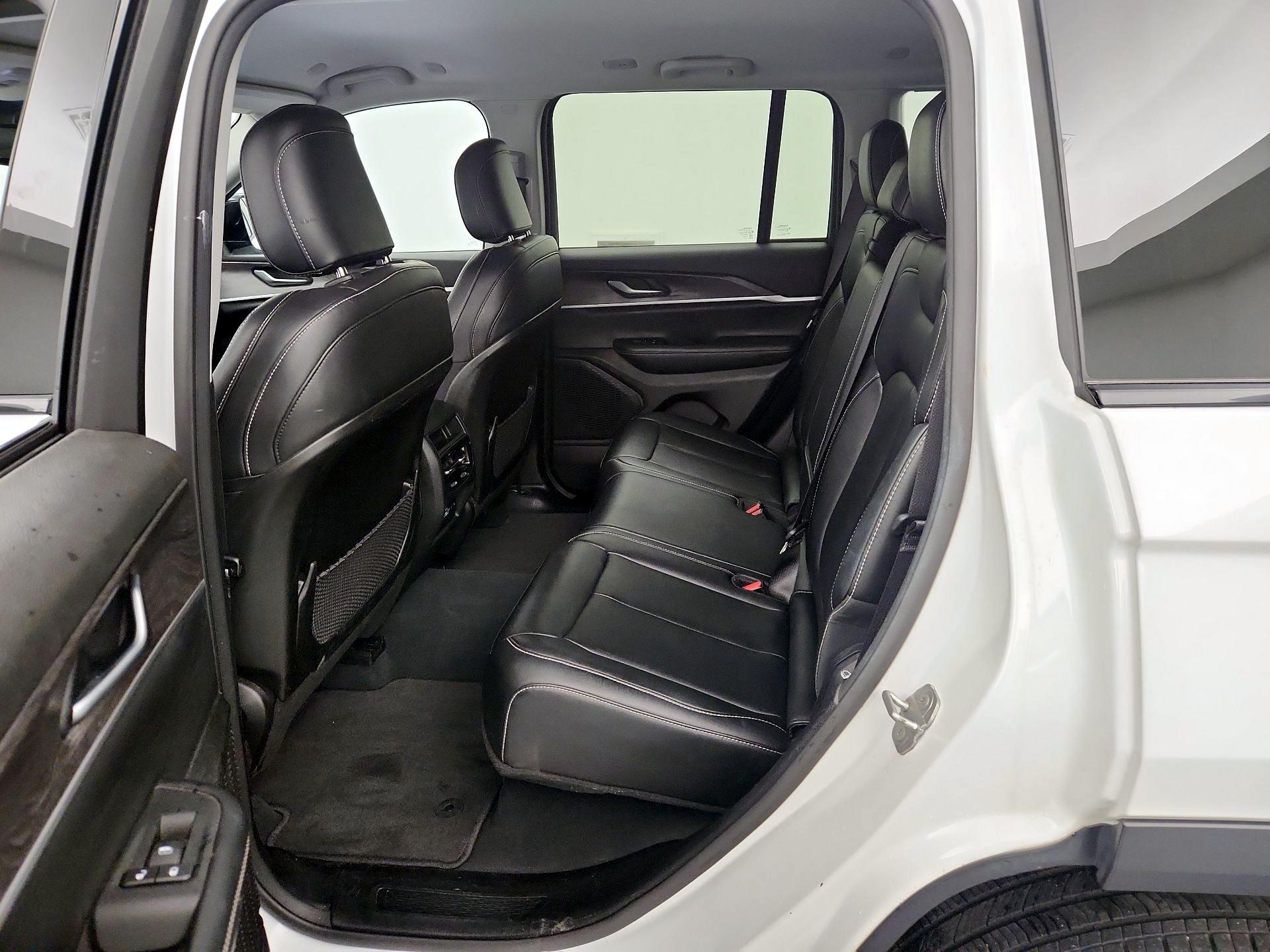 Thumbnail: 2023 Jeep Grand Cherokee - 20