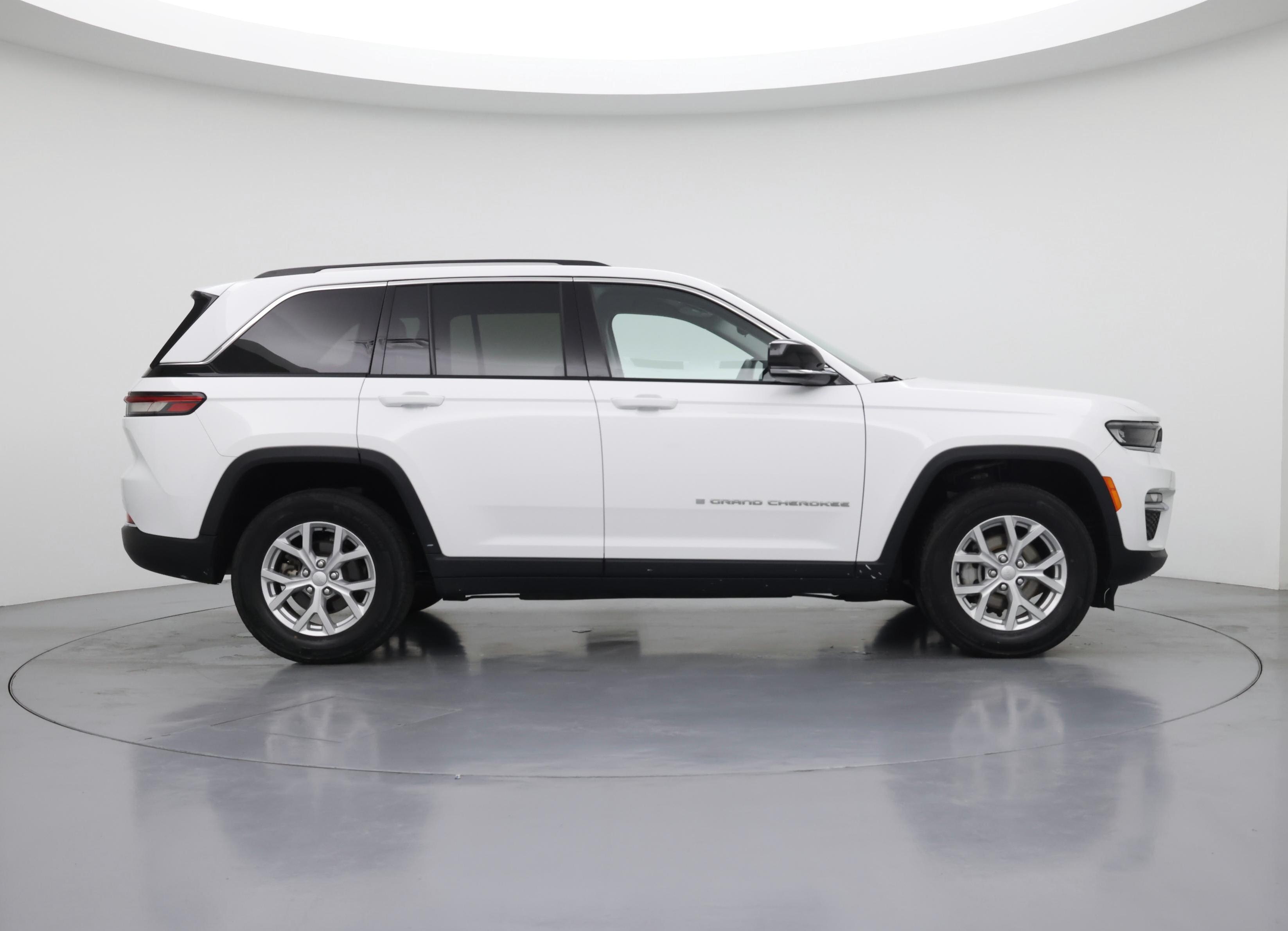 Thumbnail: 2023 Jeep Grand Cherokee - 7