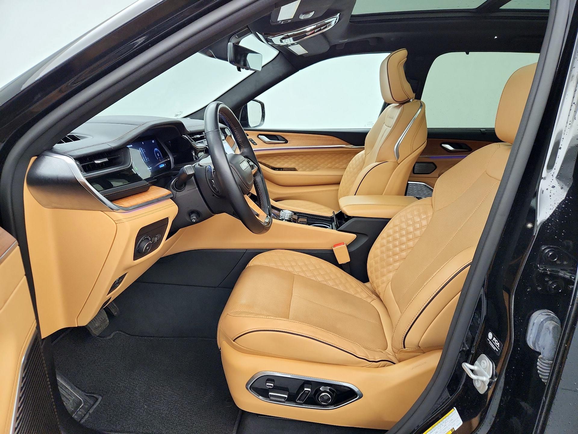 Thumbnail: 2023 Jeep Grand Cherokee - 11