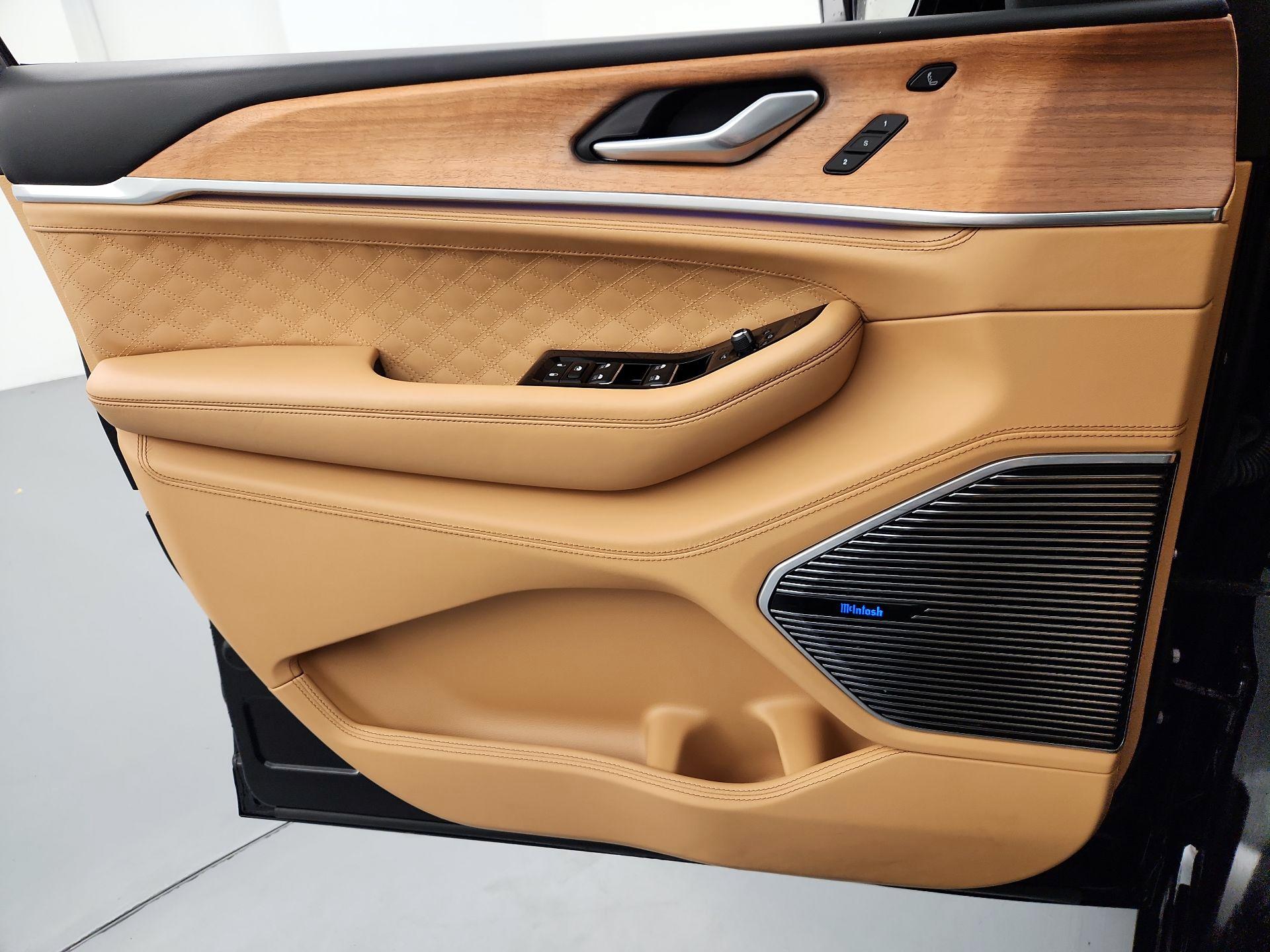 Thumbnail: 2023 Jeep Grand Cherokee - 12