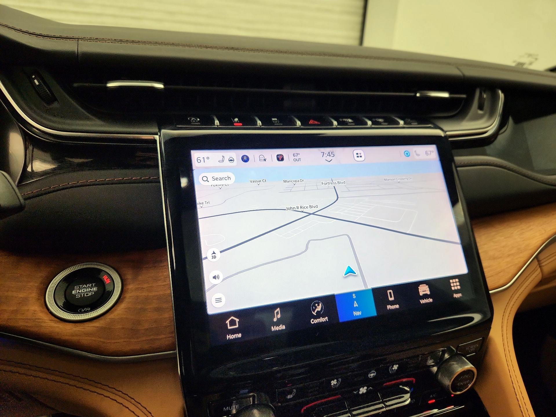 Thumbnail: 2023 Jeep Grand Cherokee - 16