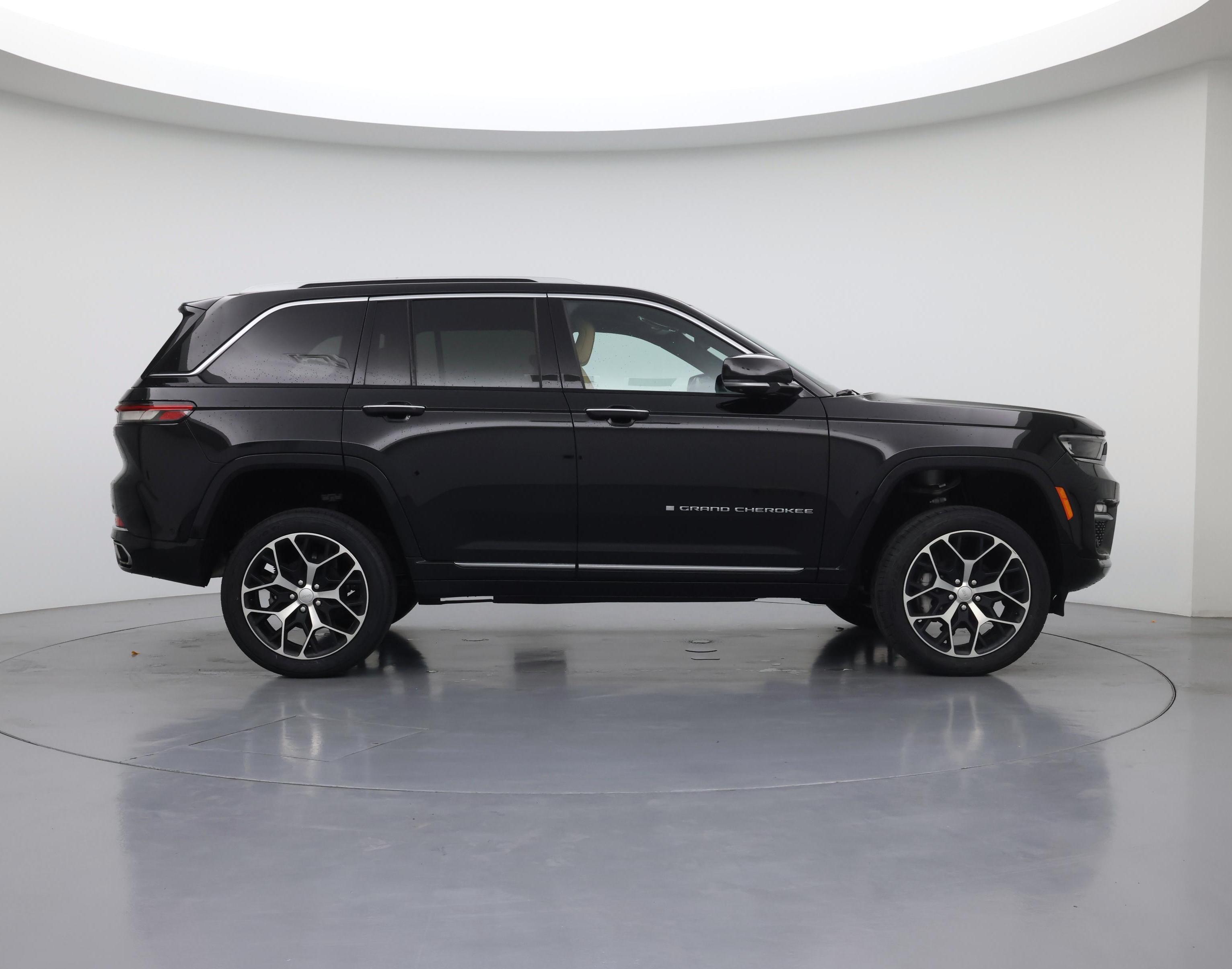 Thumbnail: 2023 Jeep Grand Cherokee - 7
