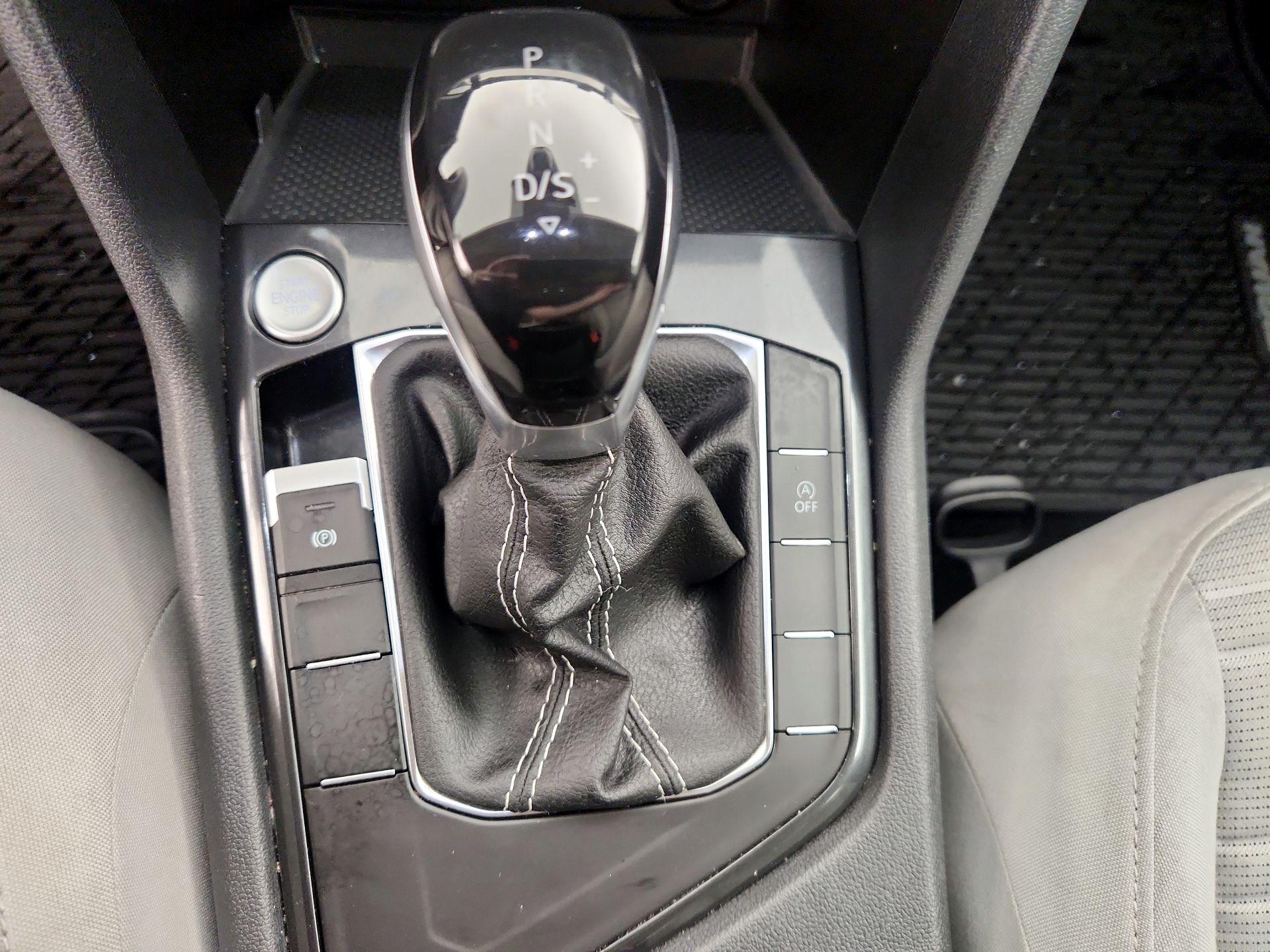 Thumbnail: 2024 Volkswagen Tiguan - 17