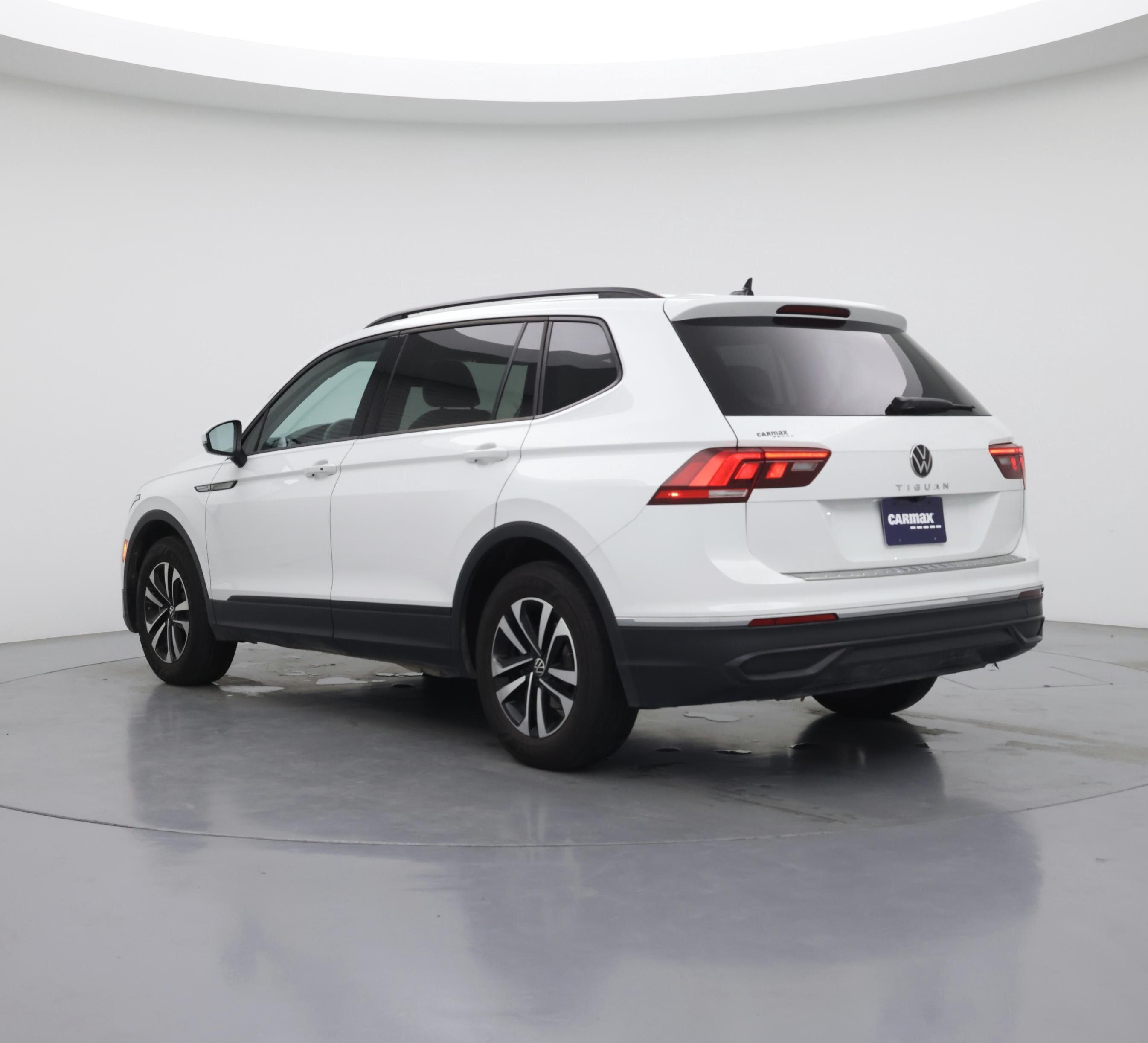 Thumbnail: 2024 Volkswagen Tiguan - 2