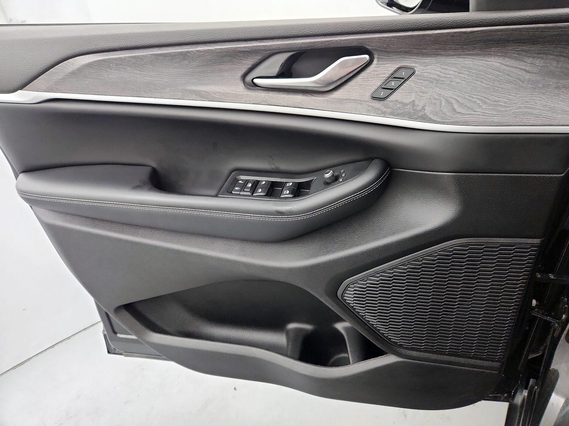 Thumbnail: 2023 Jeep Grand Cherokee L - 12