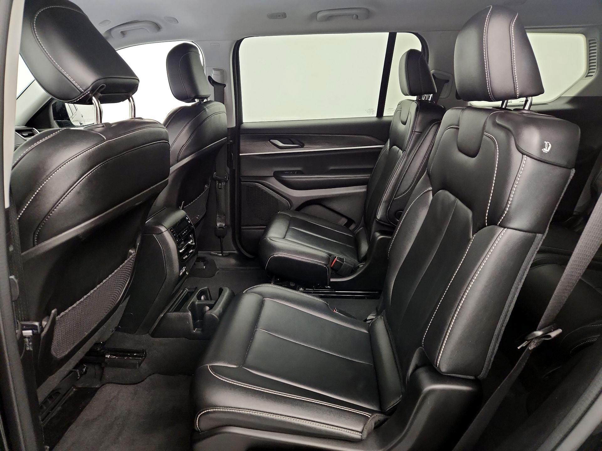 Thumbnail: 2023 Jeep Grand Cherokee L - 20