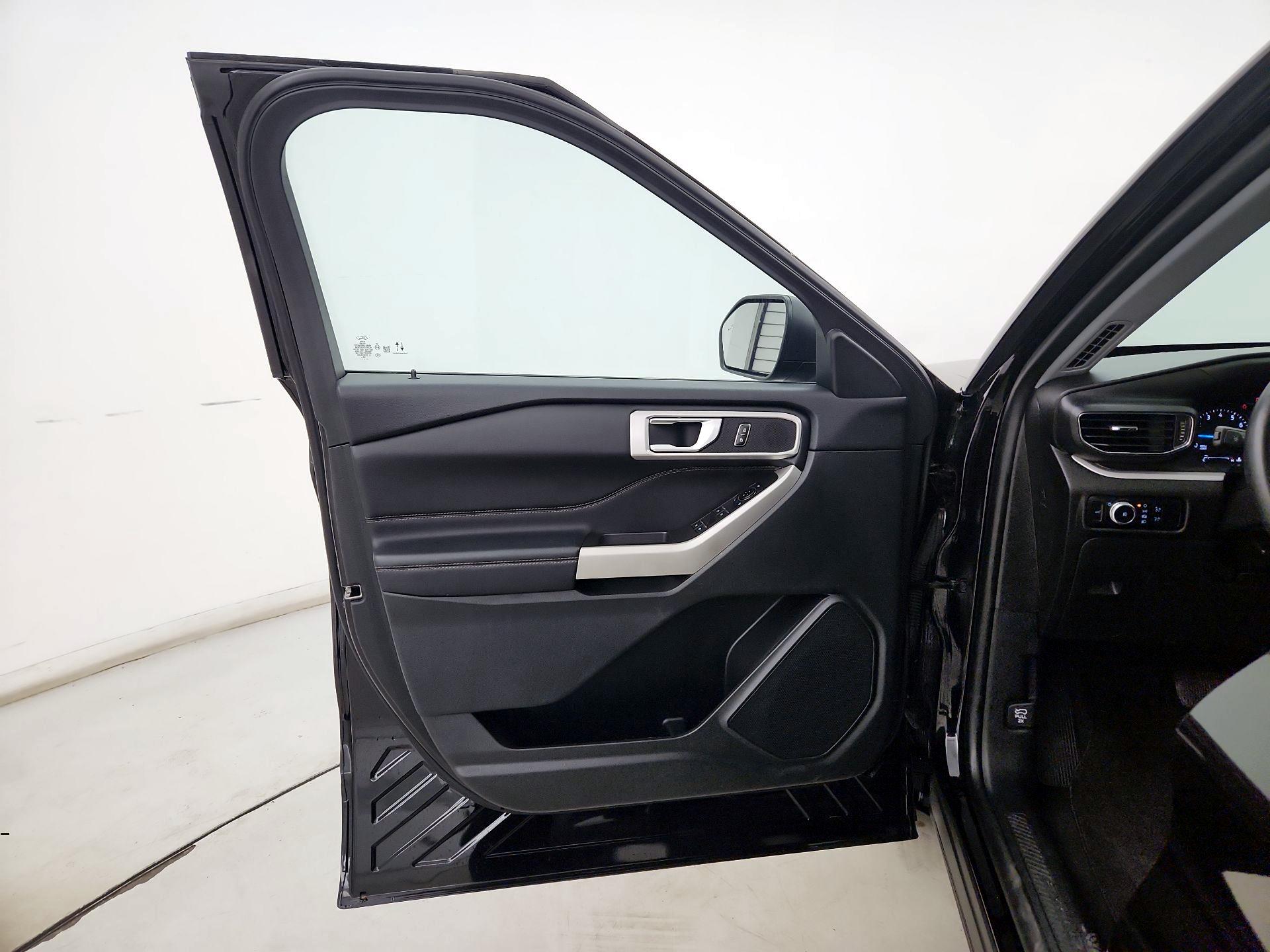 Thumbnail: 2023 Ford Explorer - 12