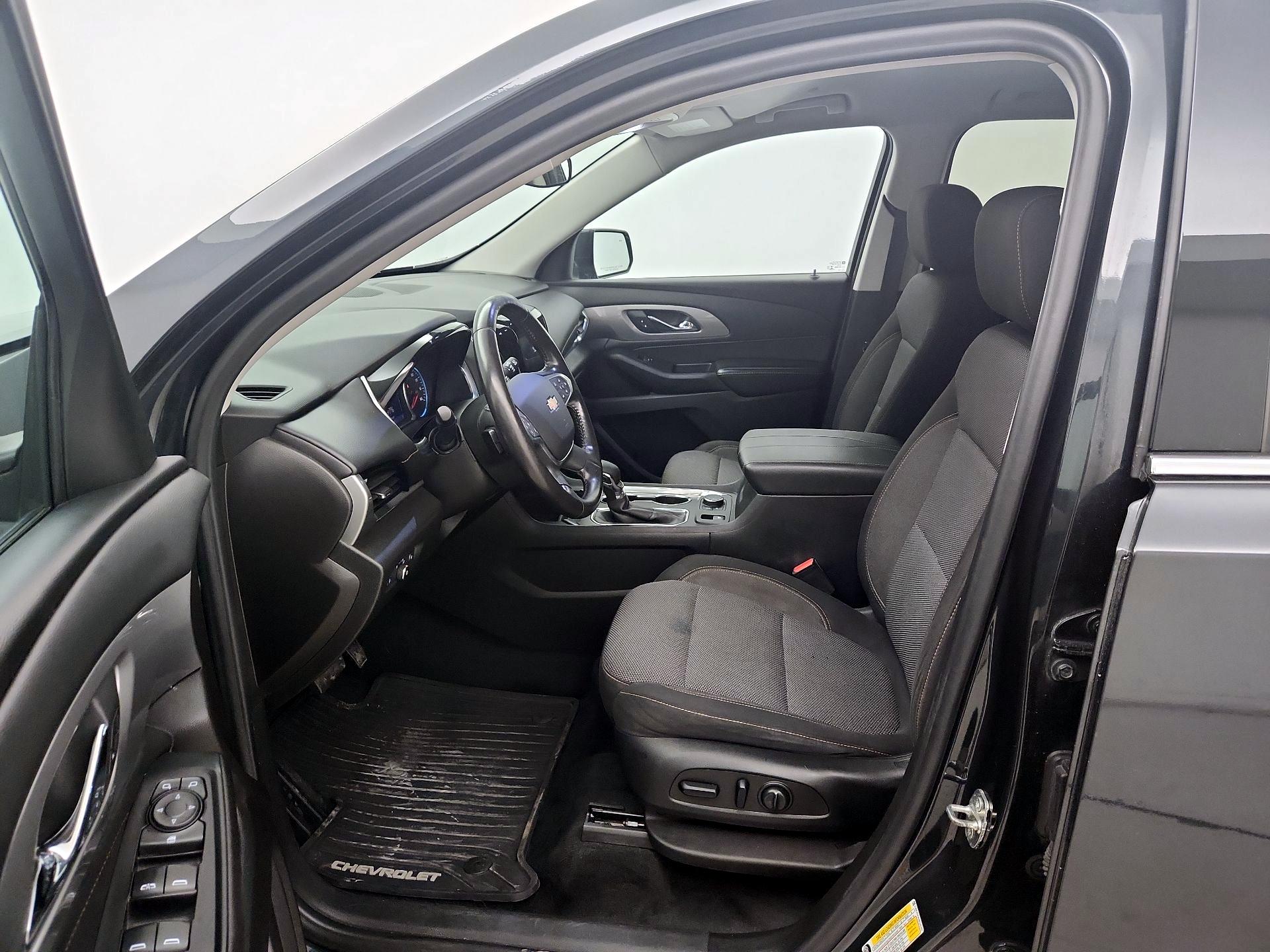 Thumbnail: 2021 Chevrolet Traverse - 11